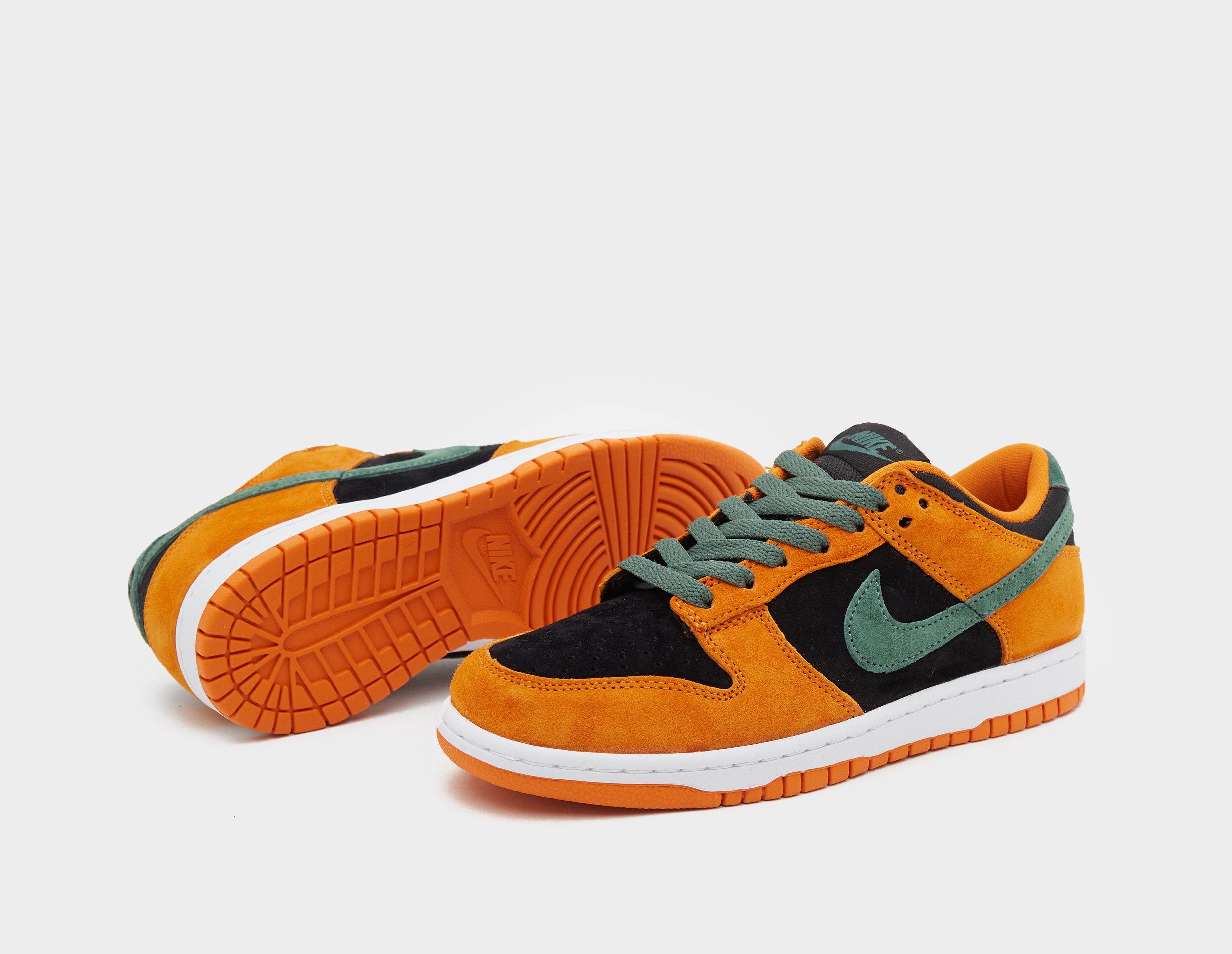 Nike Dunk Low SP QS Women's