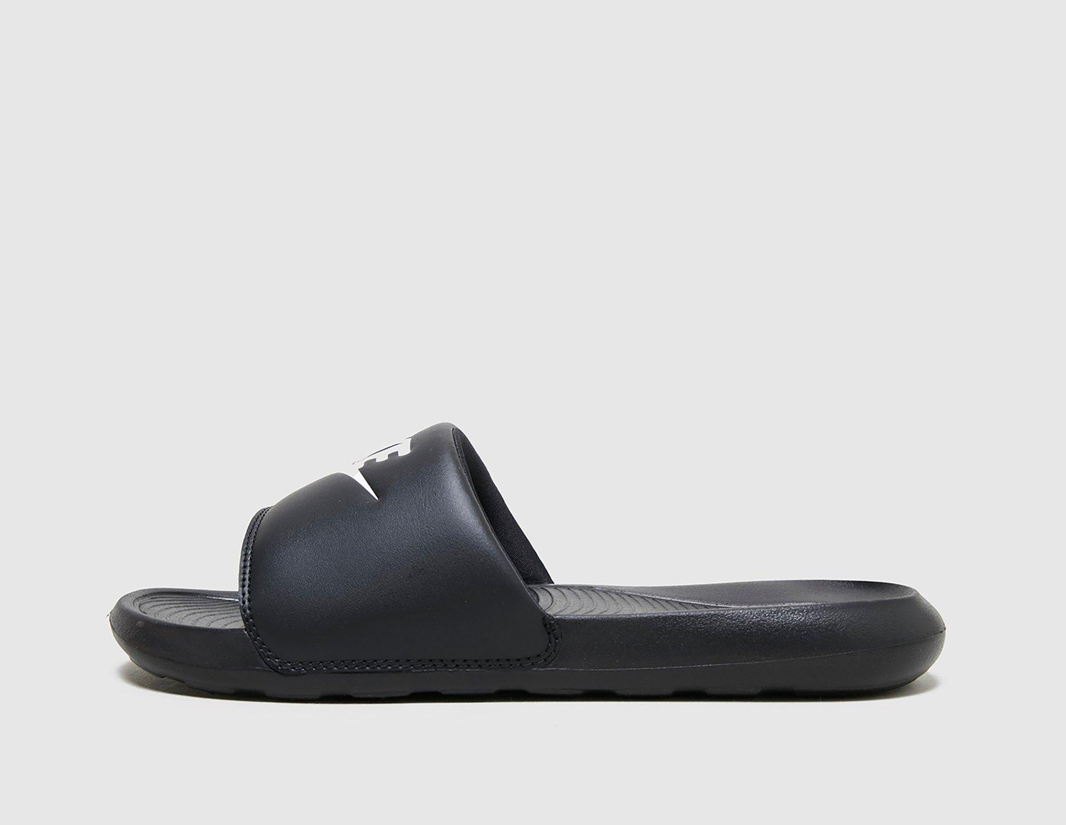 Black Nike Victori Slides | size?
