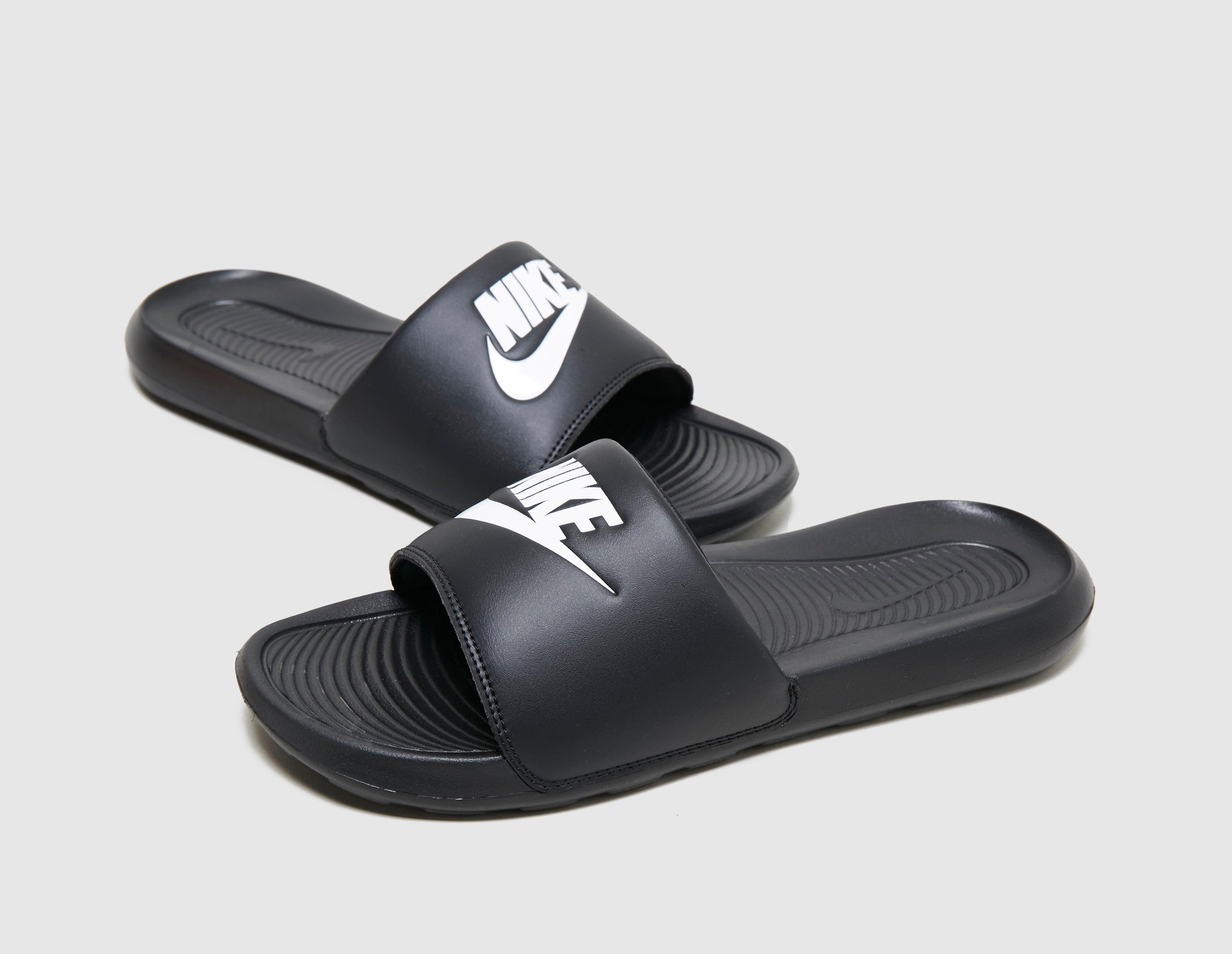 Nike Victori Slides