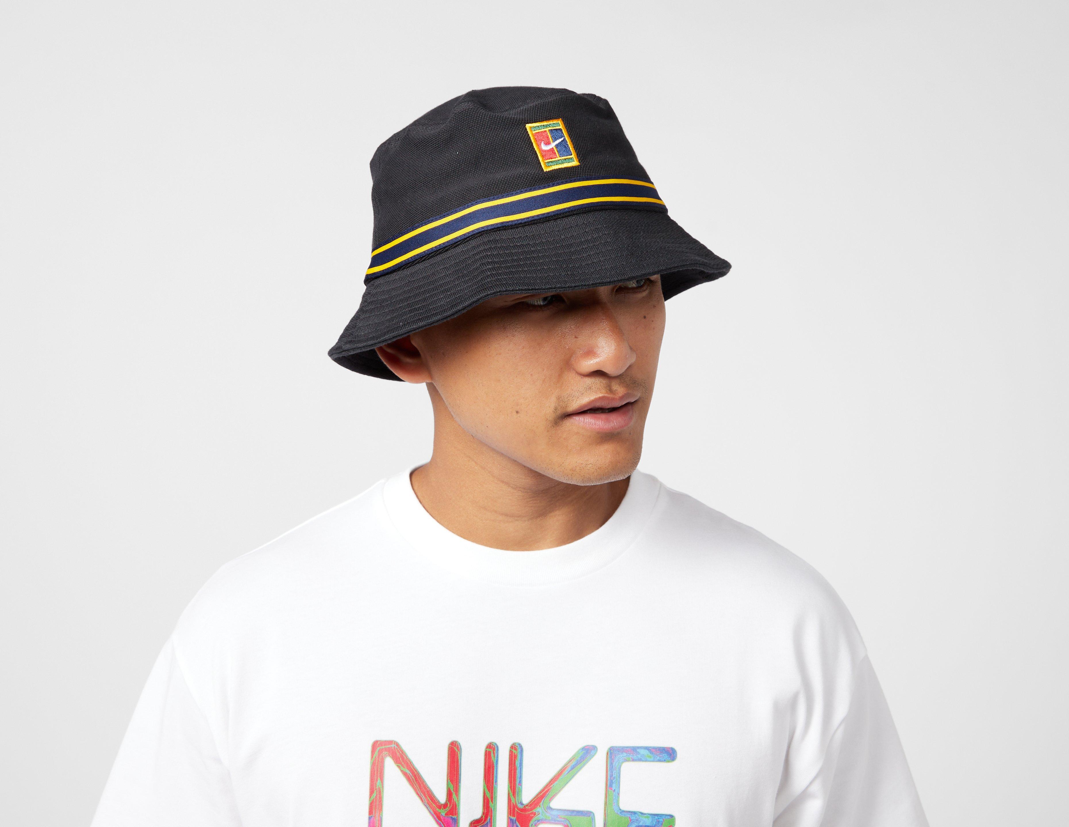 Black Nike Heritage Court Bucket Hat | Sacai una de las firmas que sigue | Hotelomega?