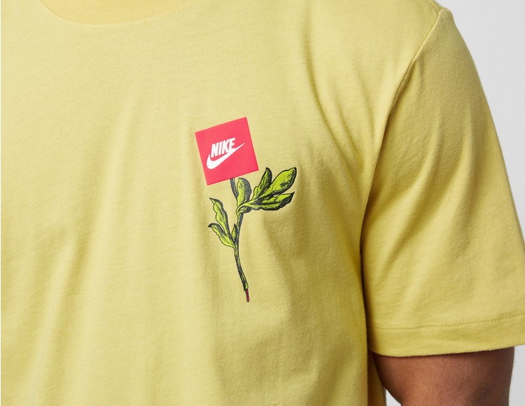 Nike Sportswear Flower Box T-Shirt