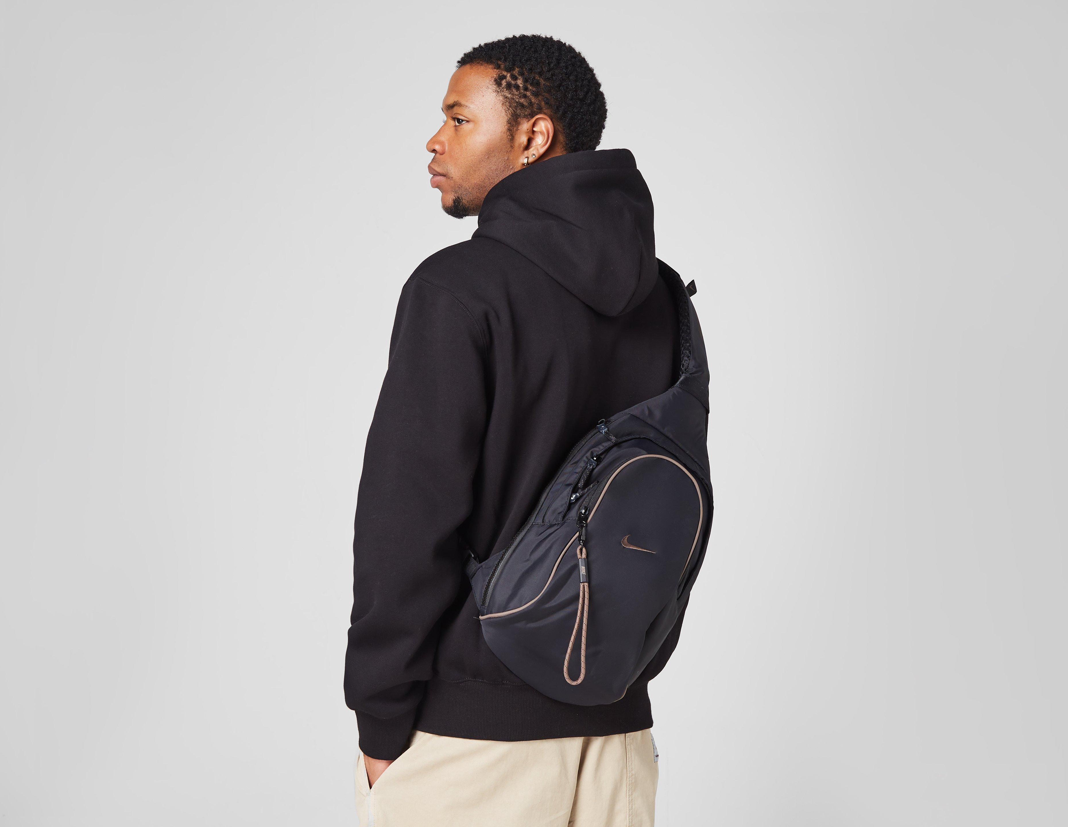 nike essential sling bag