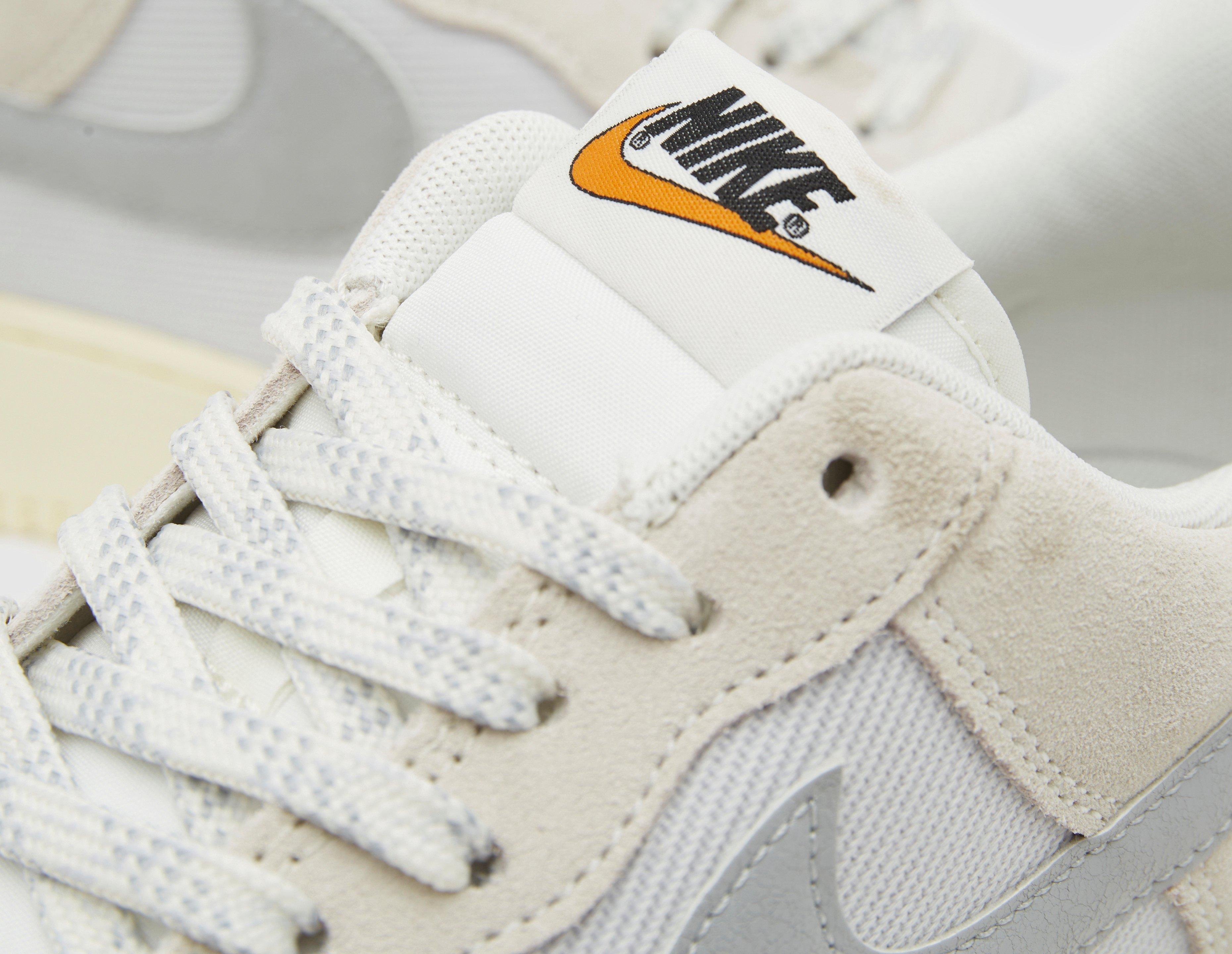 Nike Air Force 1 '07 LV8