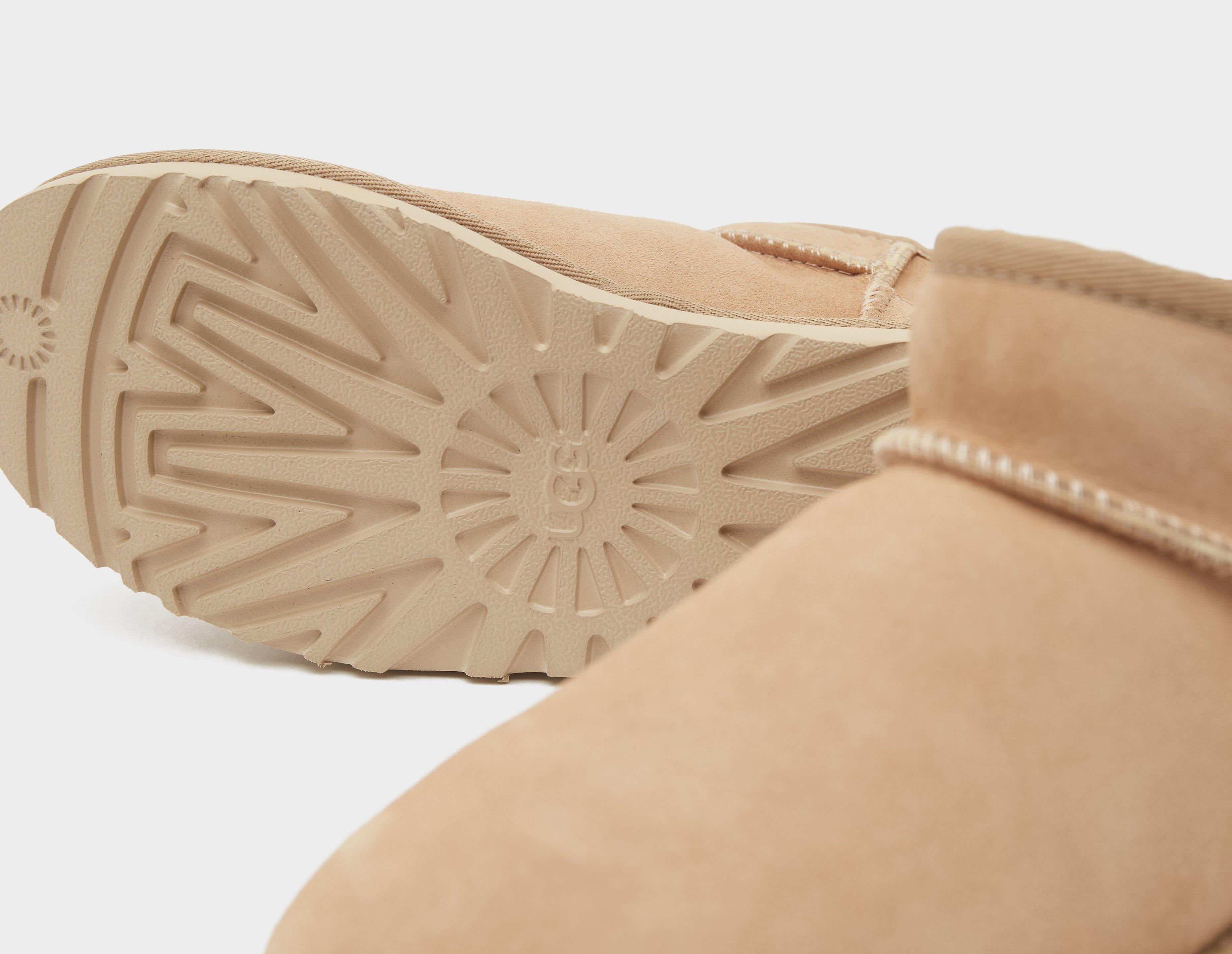 UGG Classic Ultra Mini Boots Femme