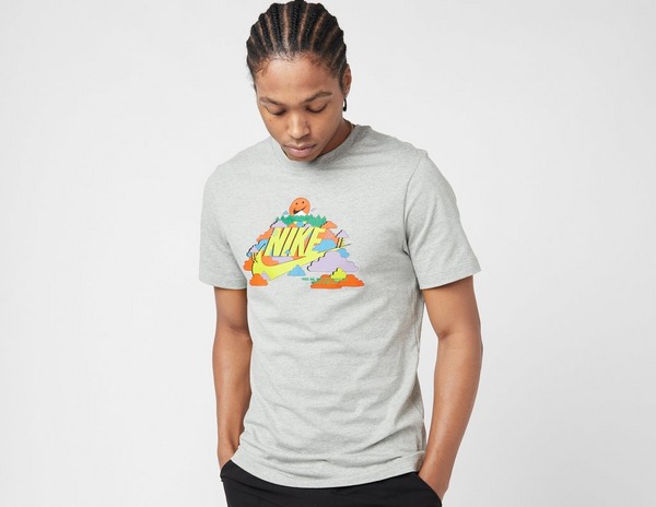 Insignificante átomo Mimar Nike Sportswear T-Shirt en Gris | size? España
