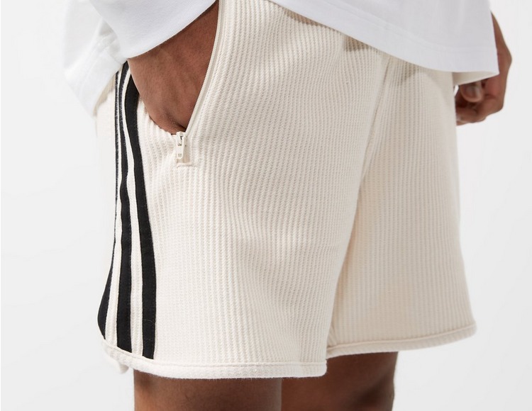 Healthdesign? | White adidas Originals Adicolor Classics Waffle Shorts |  Cuanto cuestan las Yeezy 550