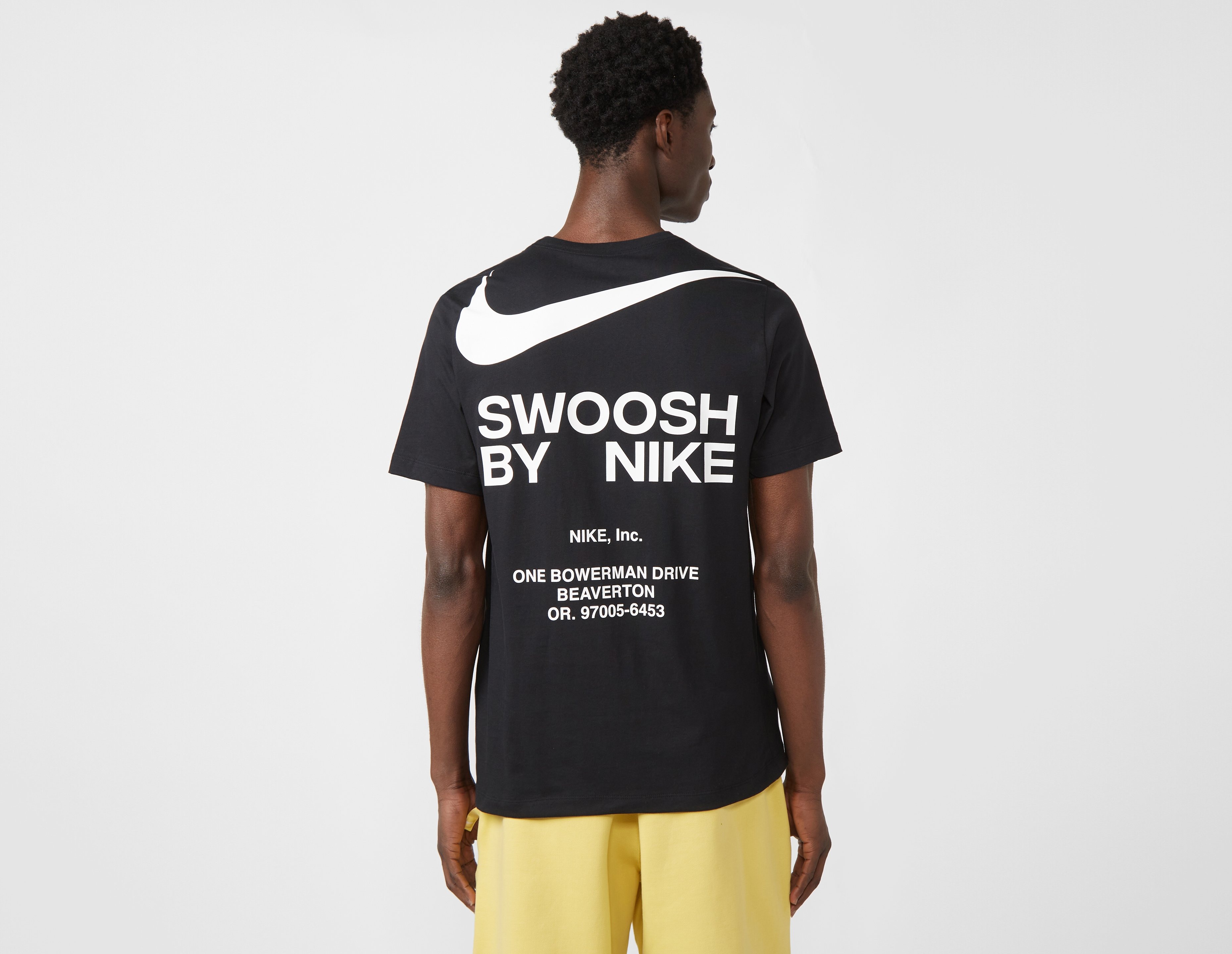 Miserable abdomen Darse prisa Black Nike Swoosh T-Shirt | size?