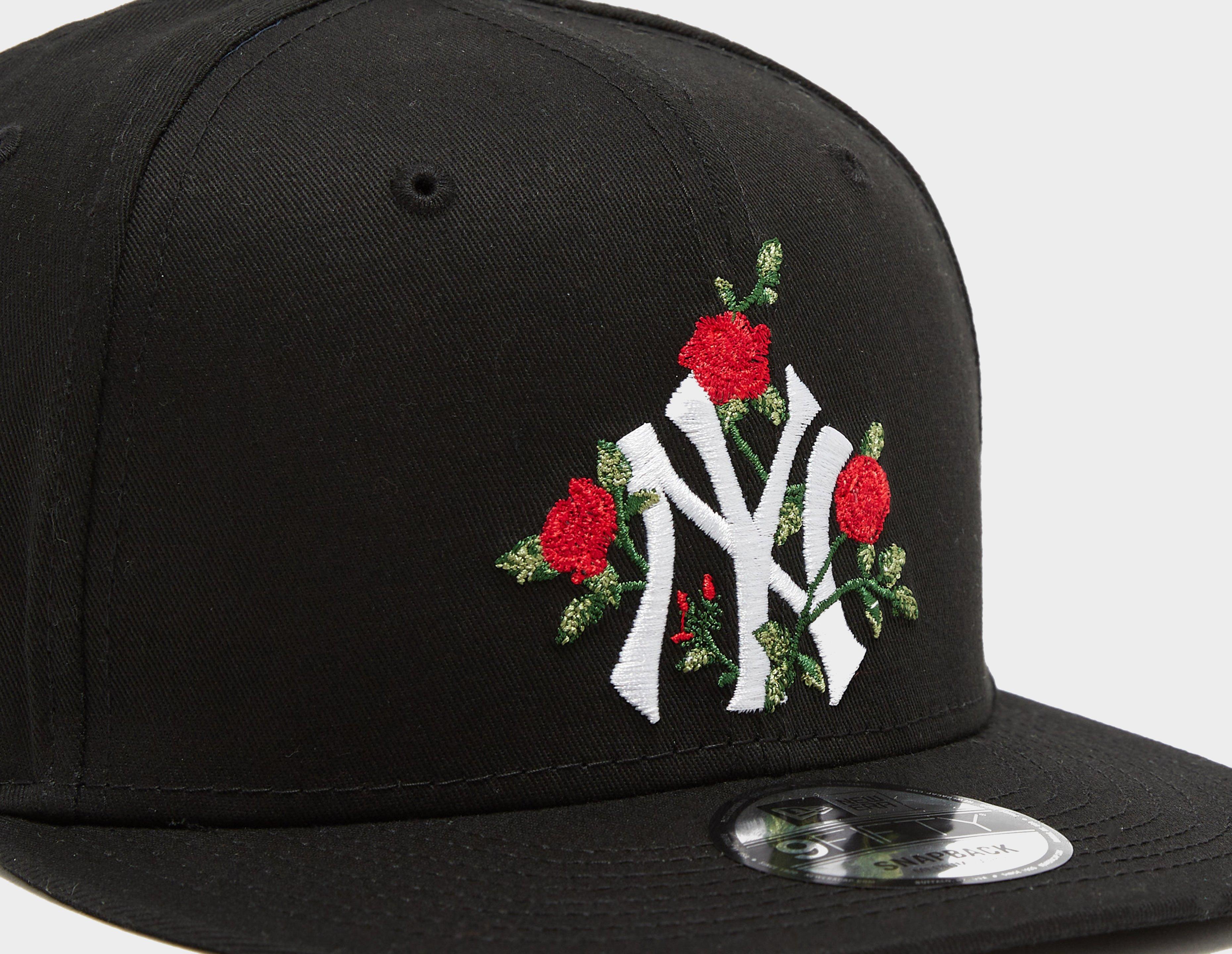 Pro Standard New York Yankees Roses Snapback Hat (White)