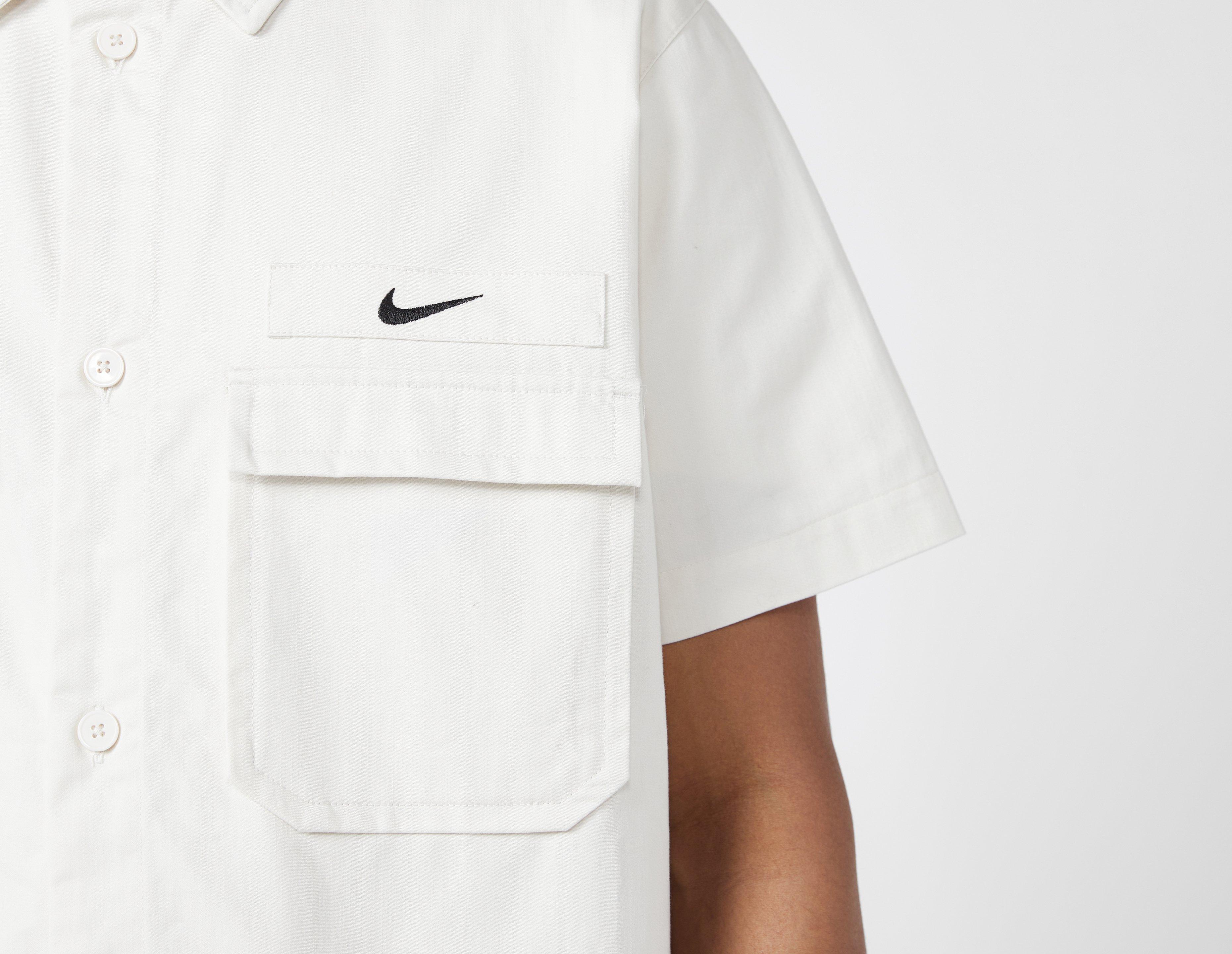 Nike Life Men's Woven Military Short-Sleeve Button-Down Shirt. Nike LU