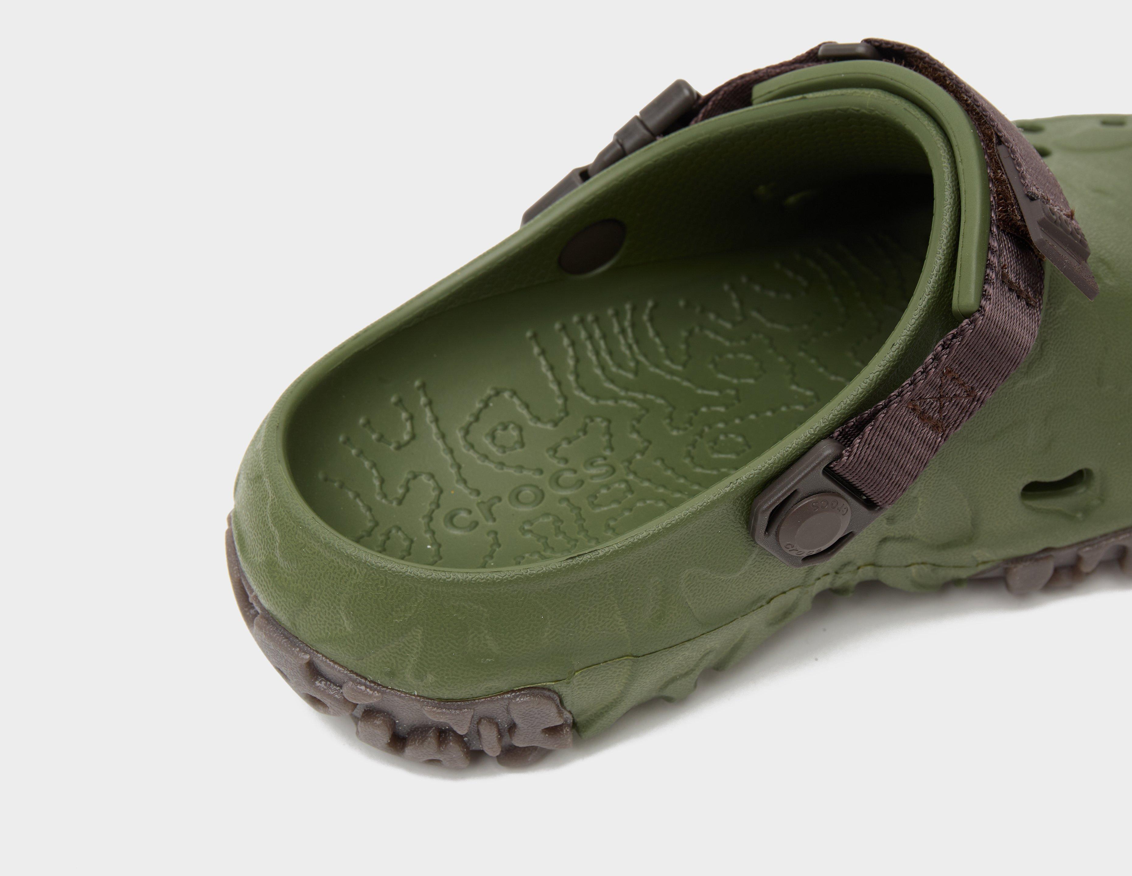 Crocs discount military green