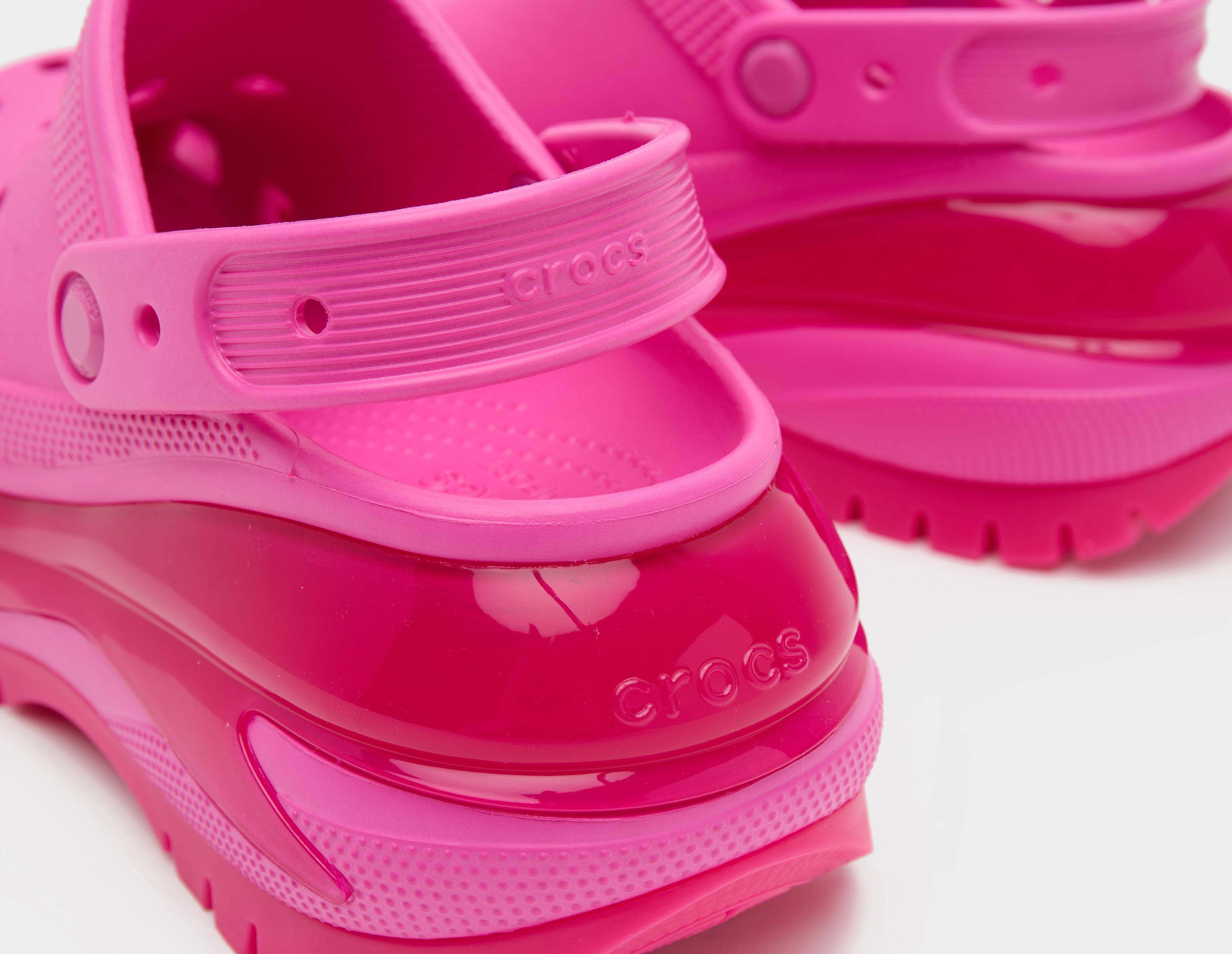 Womens best sale pink crocs