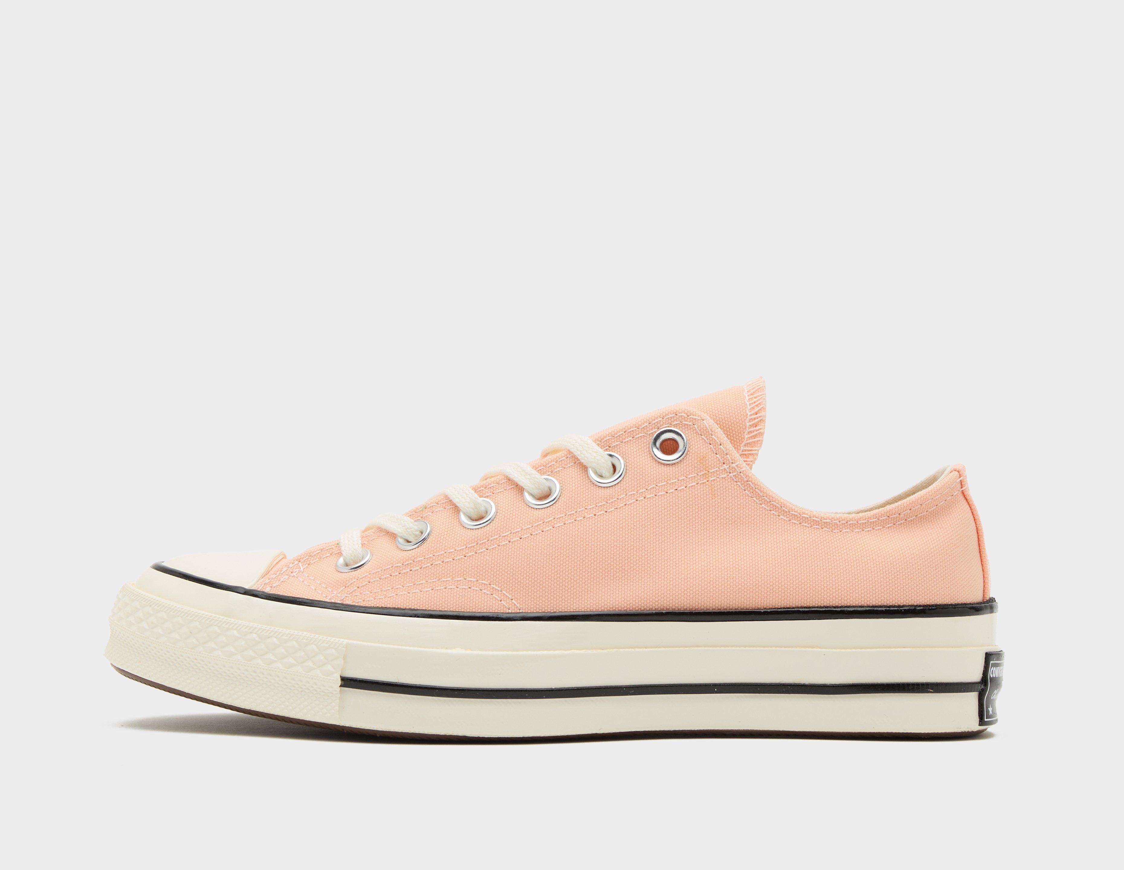 Converse all star low hot sale pink