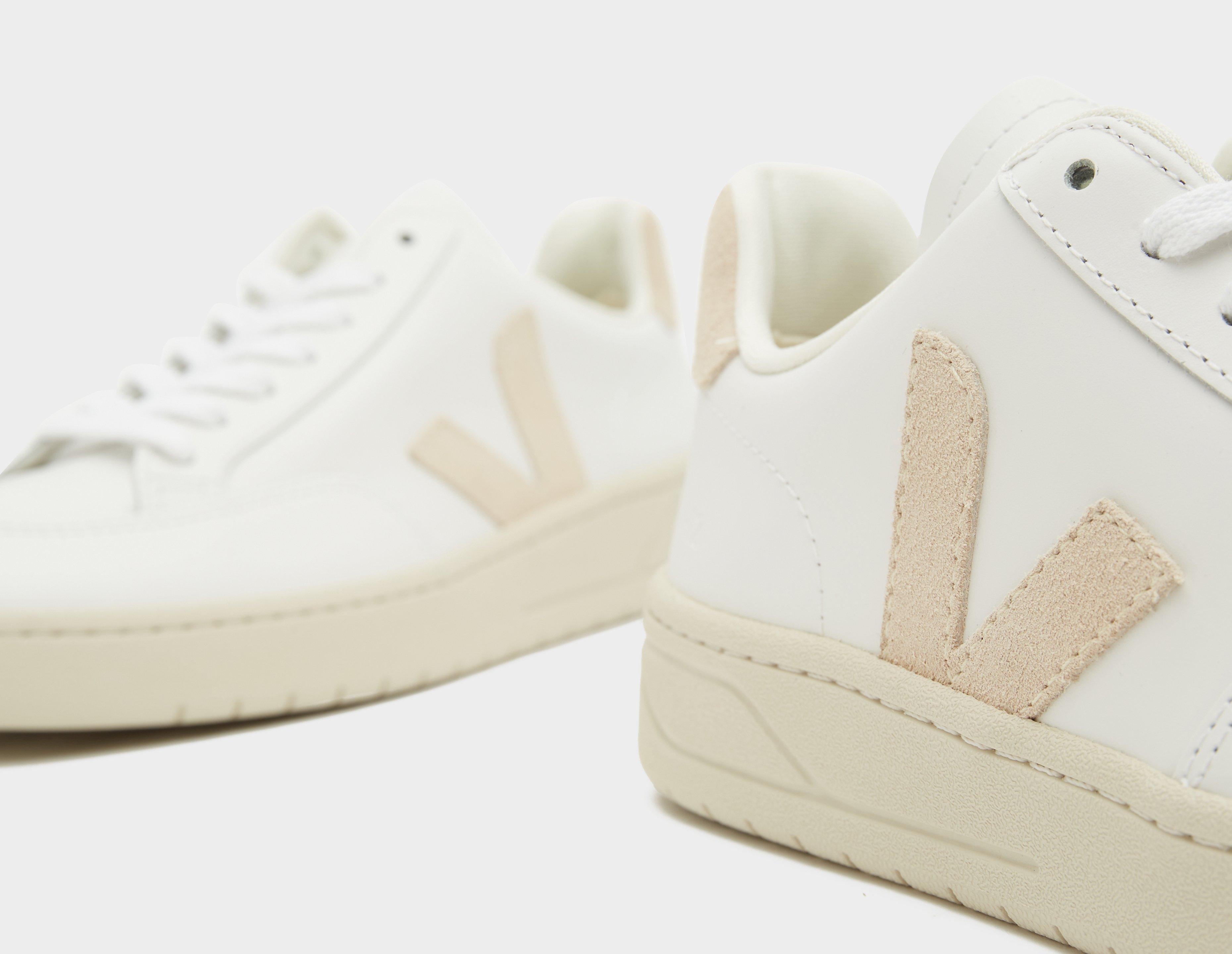 Veja V-12 Women's