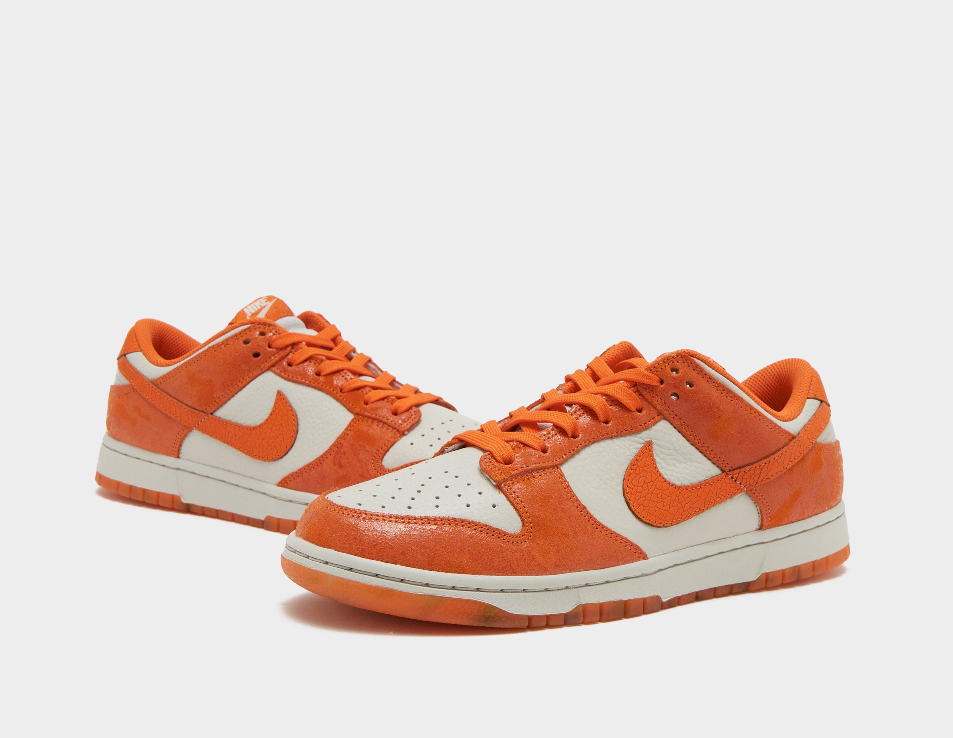 Nike dunk store orange