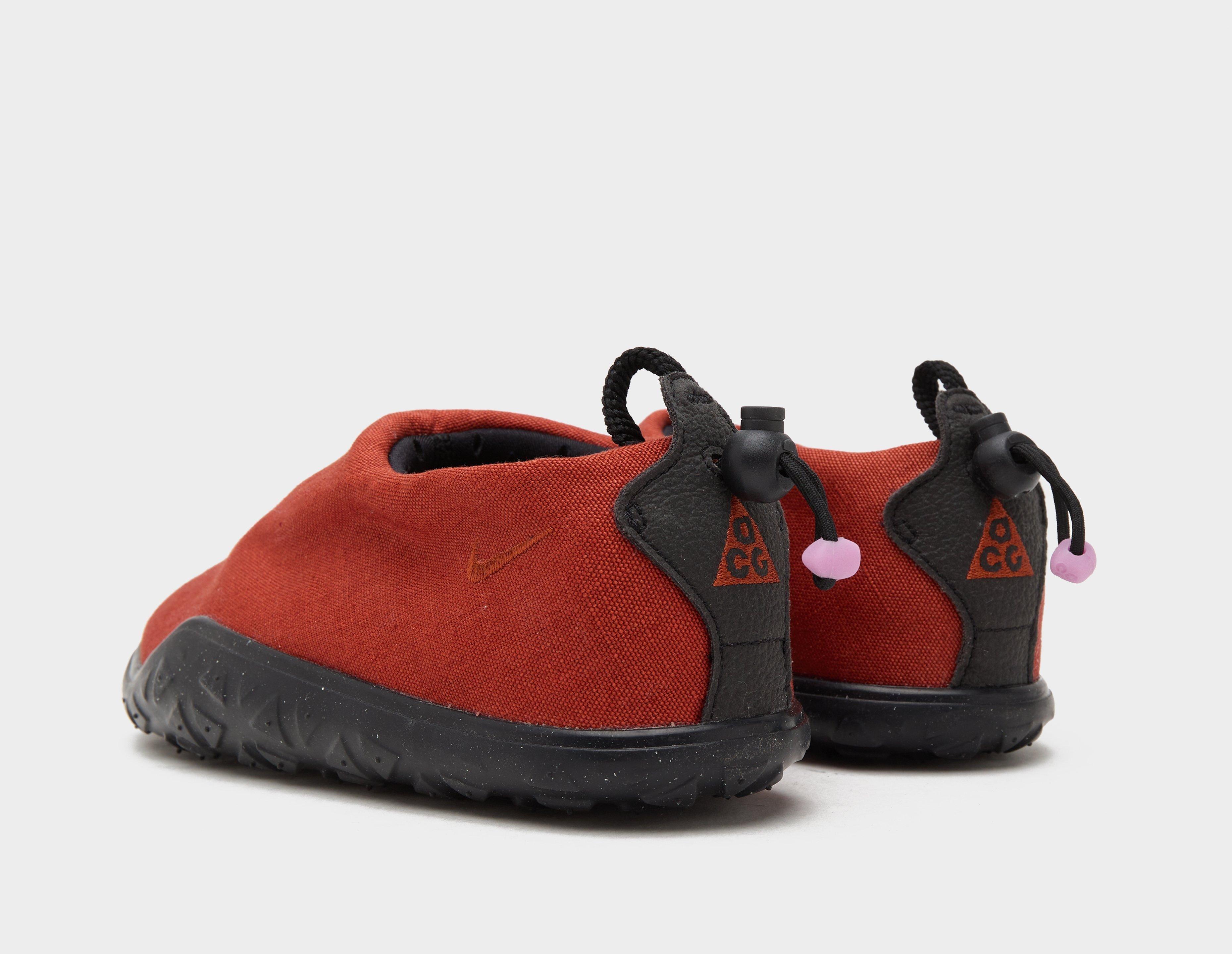 Healthdesign? | Red Nike ACG Air Moc Women's | Nike Repeat Pack