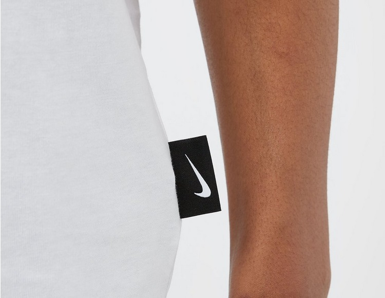 Nike Swoosh T-Shirt