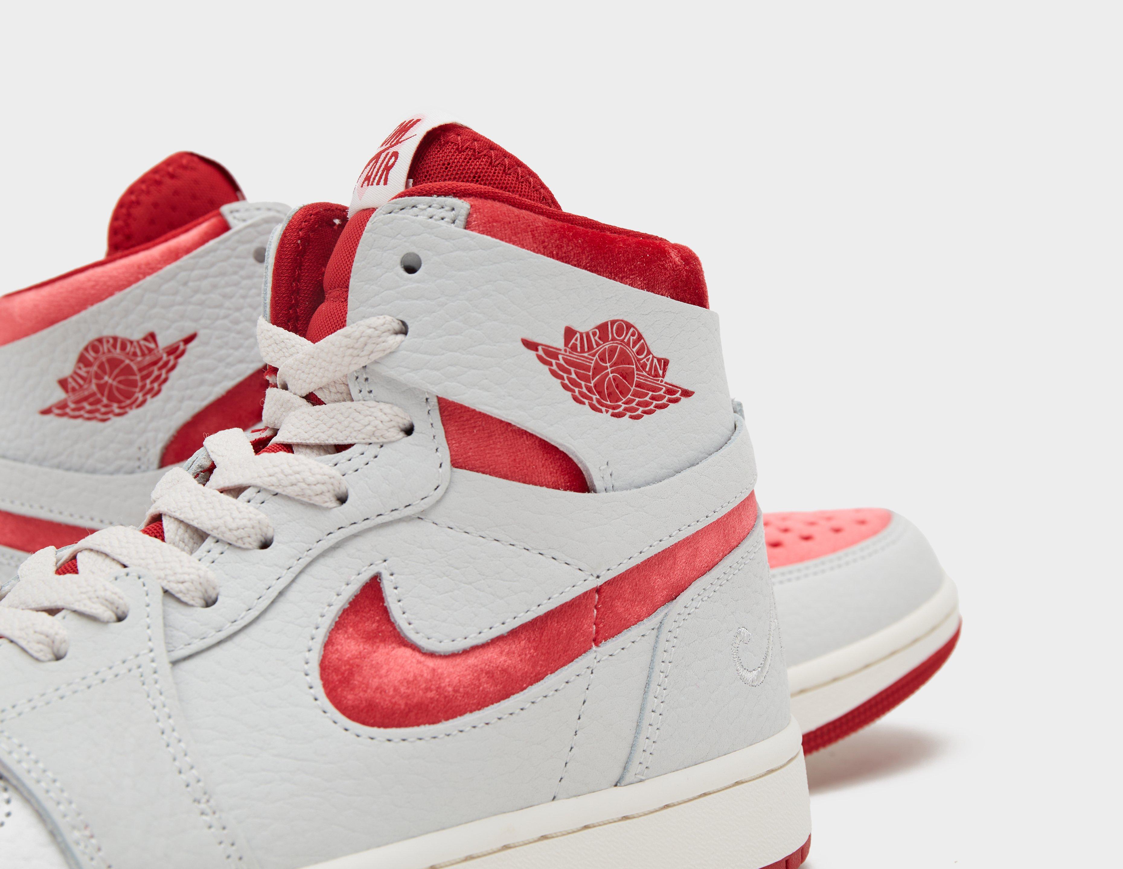Jordan Air 1 Zoom CMFT 2 'Valentine's Day' Women's