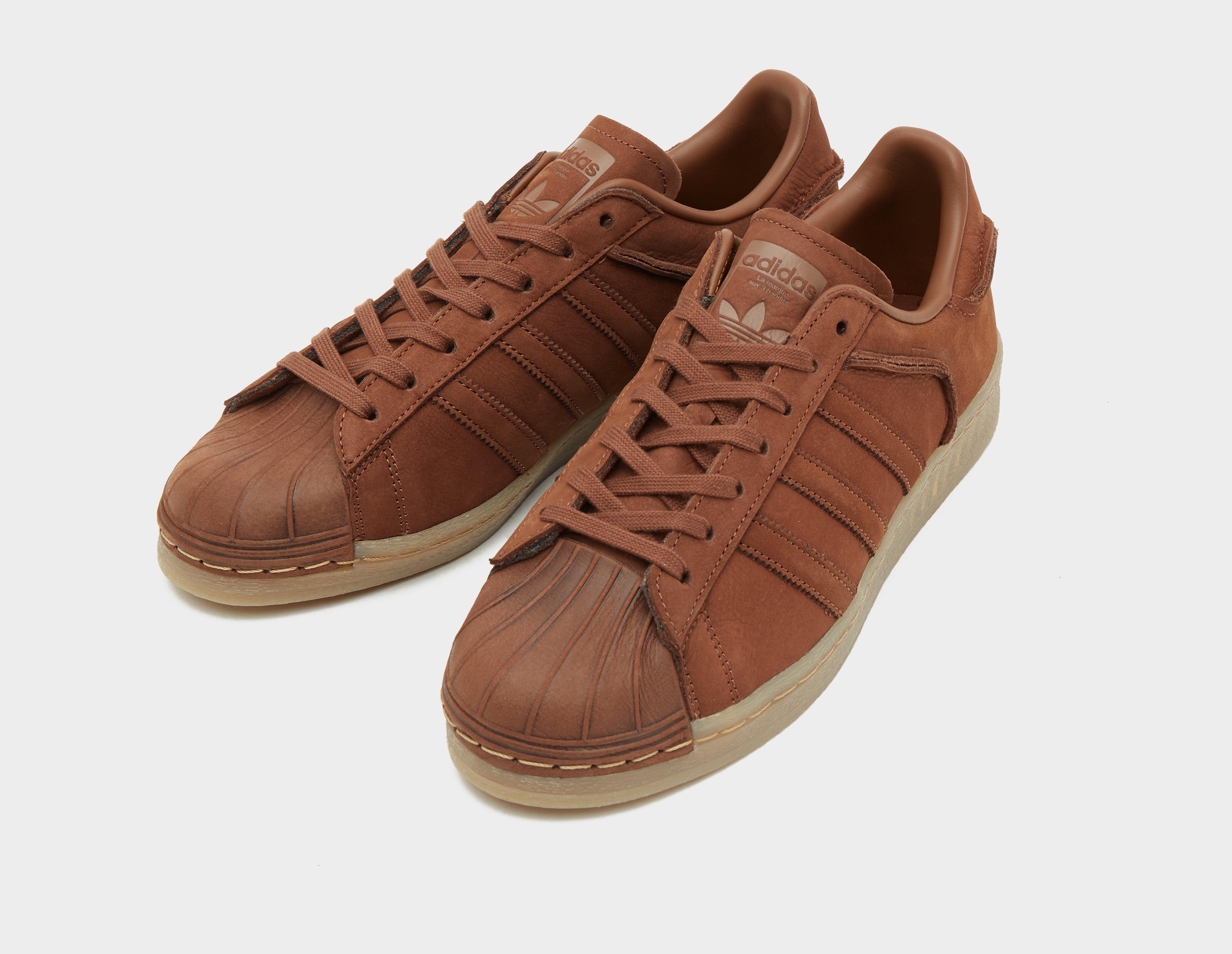 Adidas originals deals superstar marrone