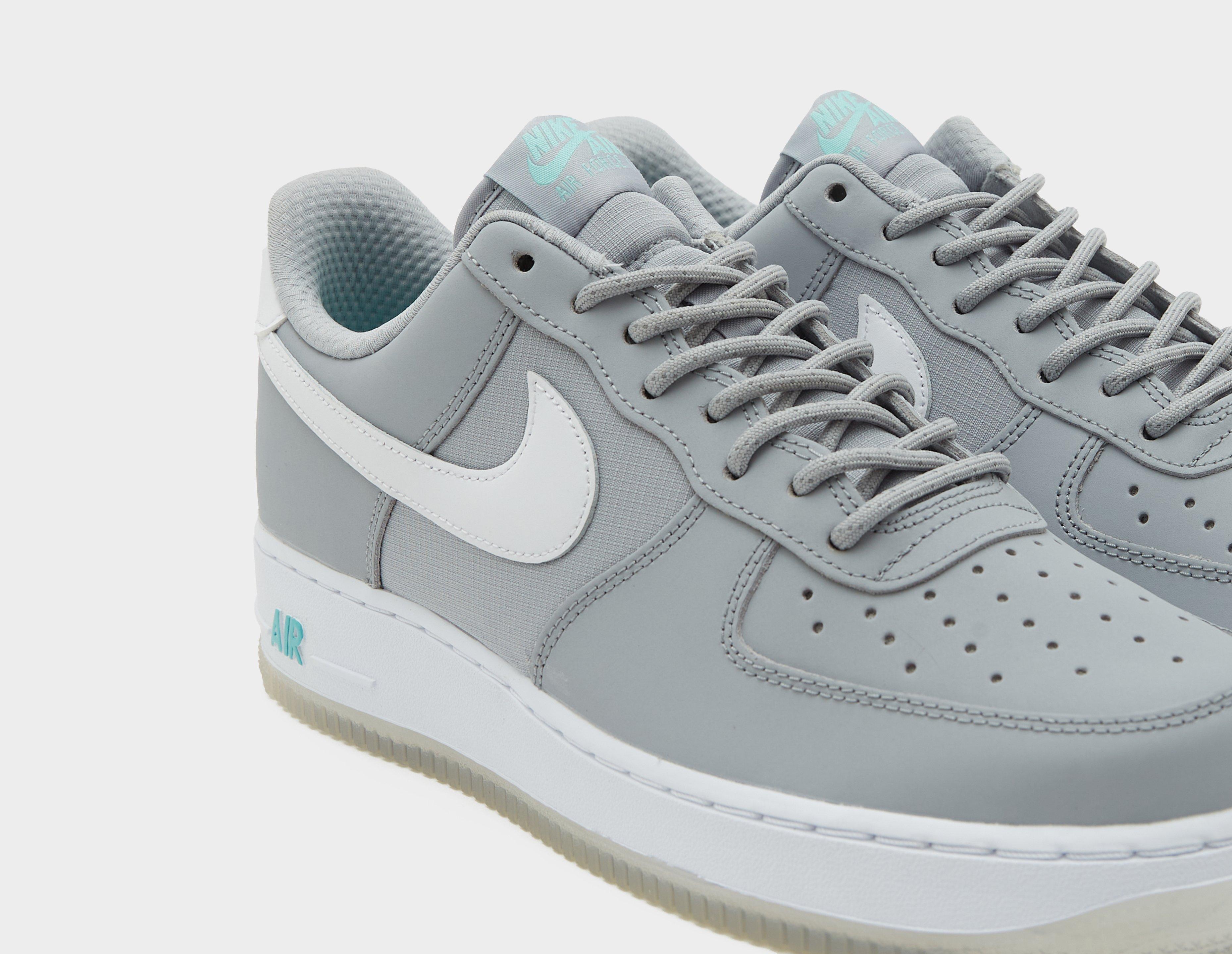 Gray and white outlet nike air force 1