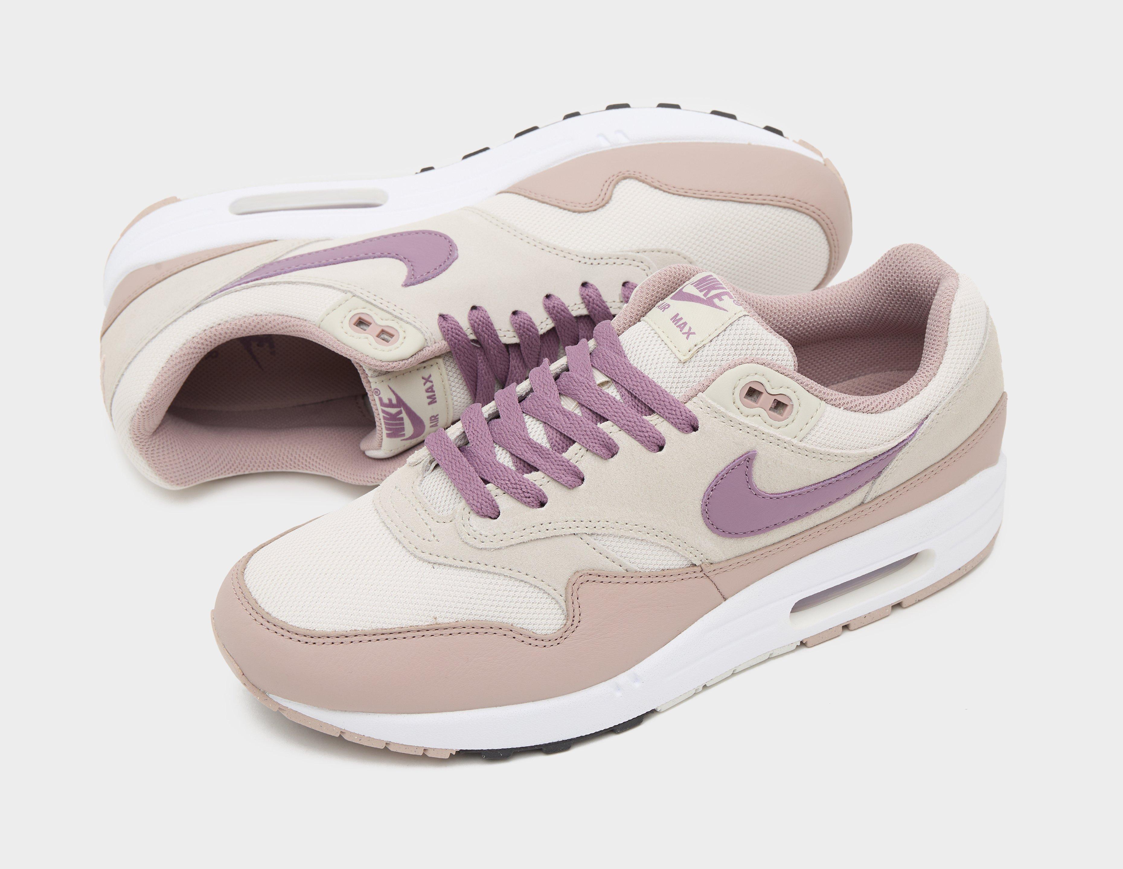 Air max hotsell one lila