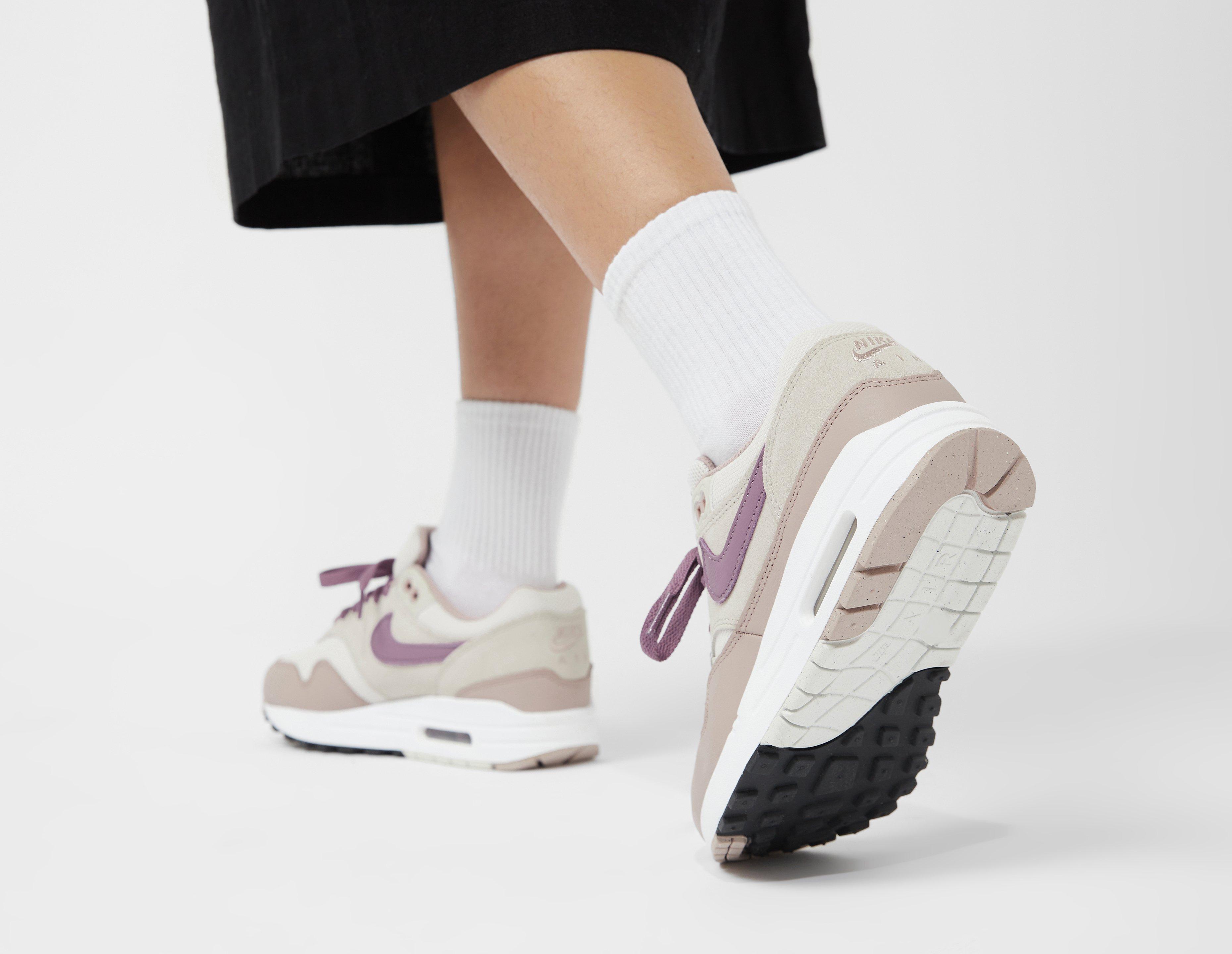 Womens nike air max deals 1 premium