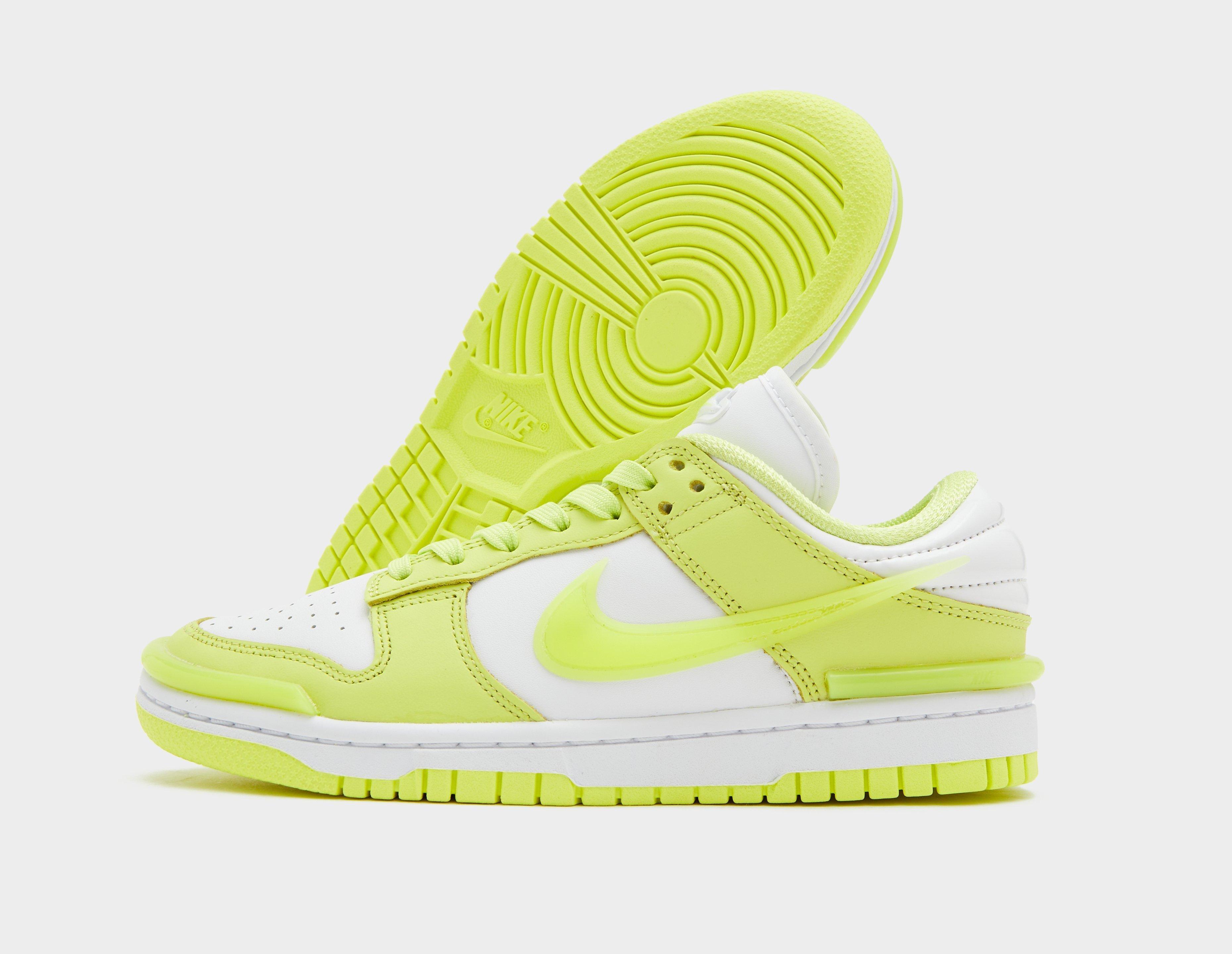 Nike dunk jaune hot sale