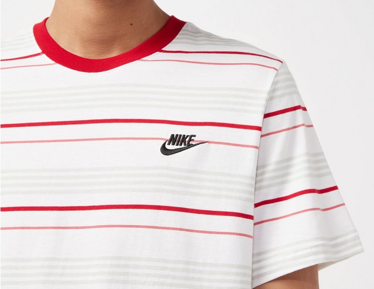 Nike Club T-Shirt Rayé
