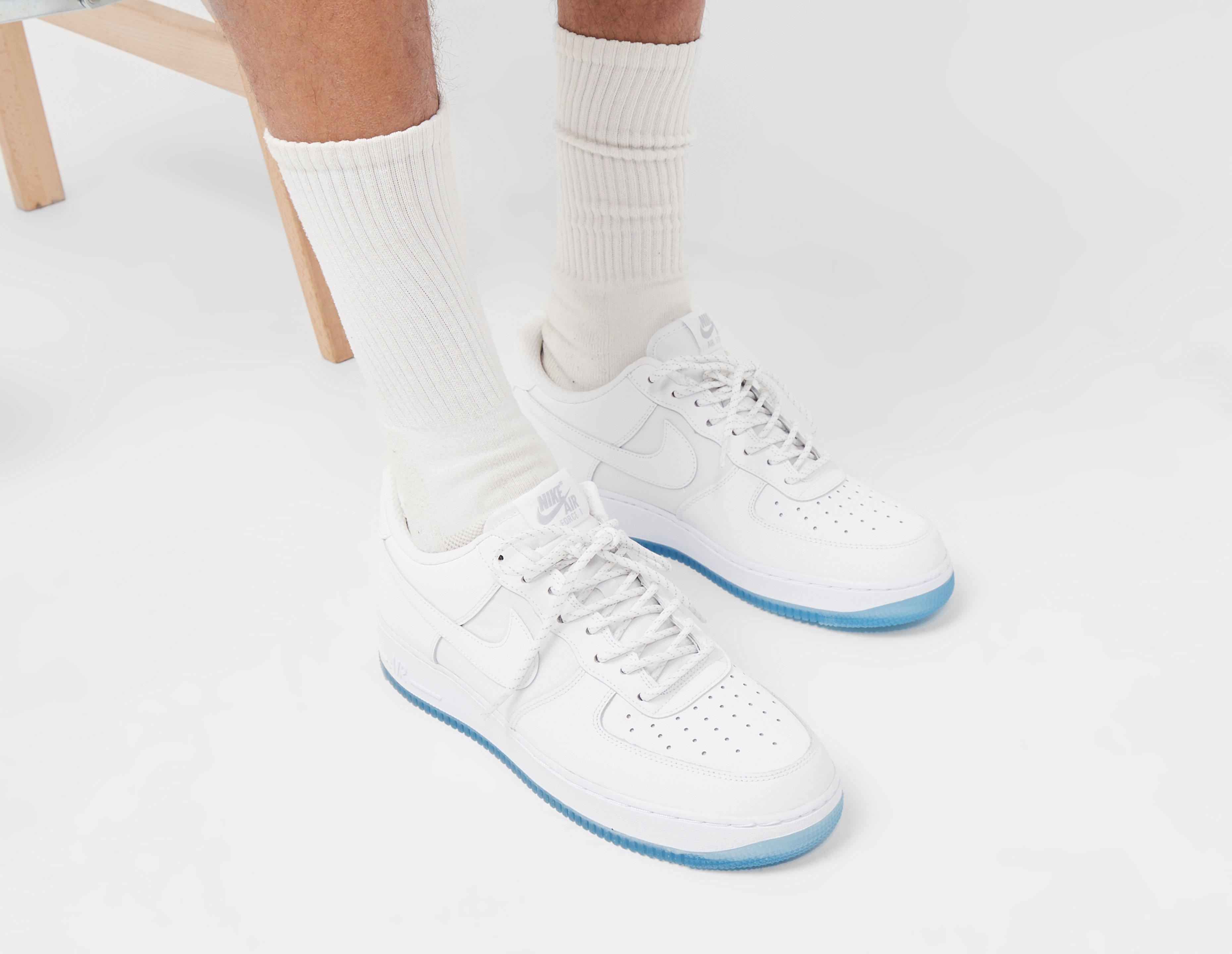 Nike white high top best sale air force 1 lv8