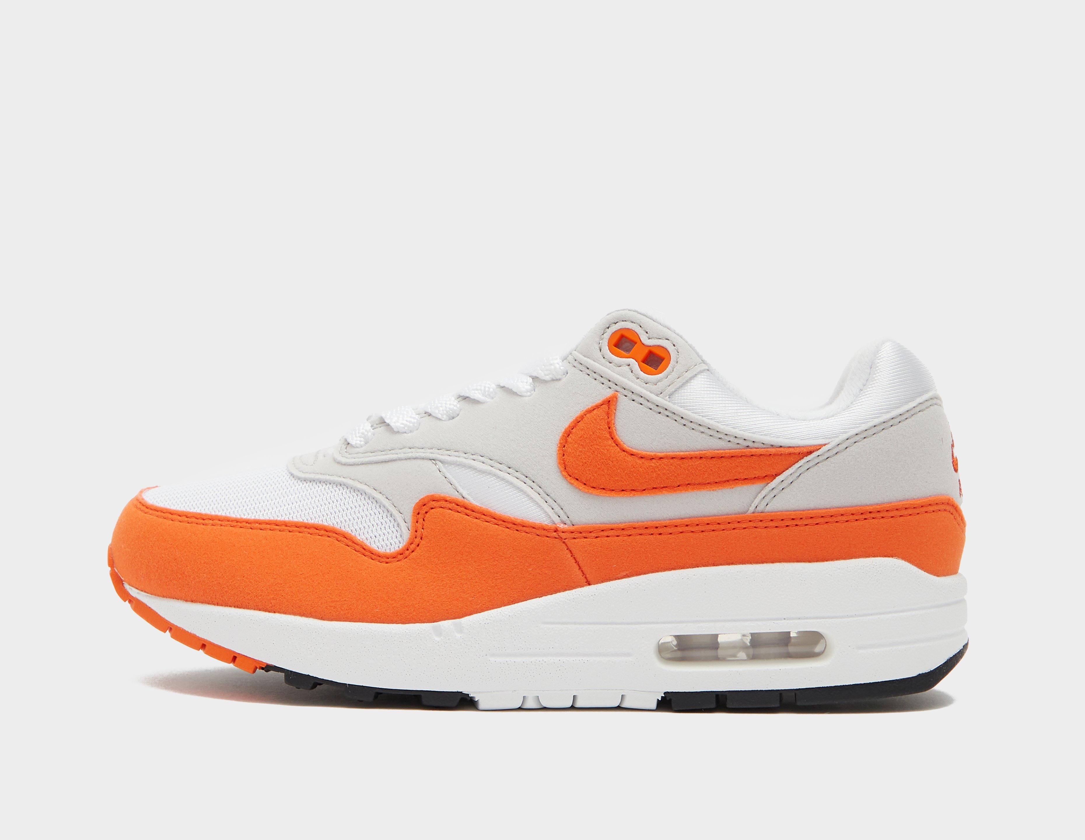 Oranje nike 2025 air max