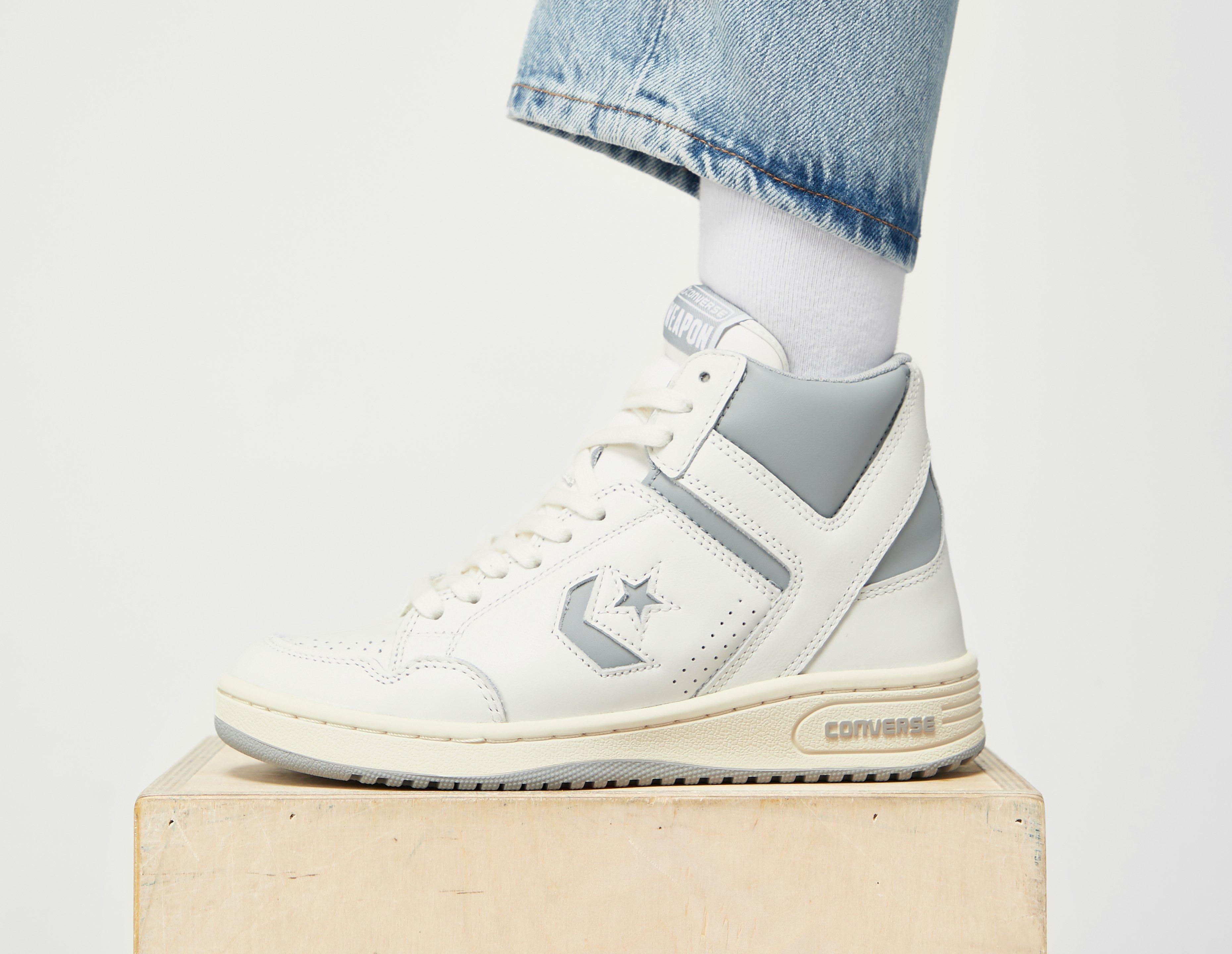 White Converse Weapon Hi Women s Converse Chuck Taylor All Star Hi sneakers in egret Rs01