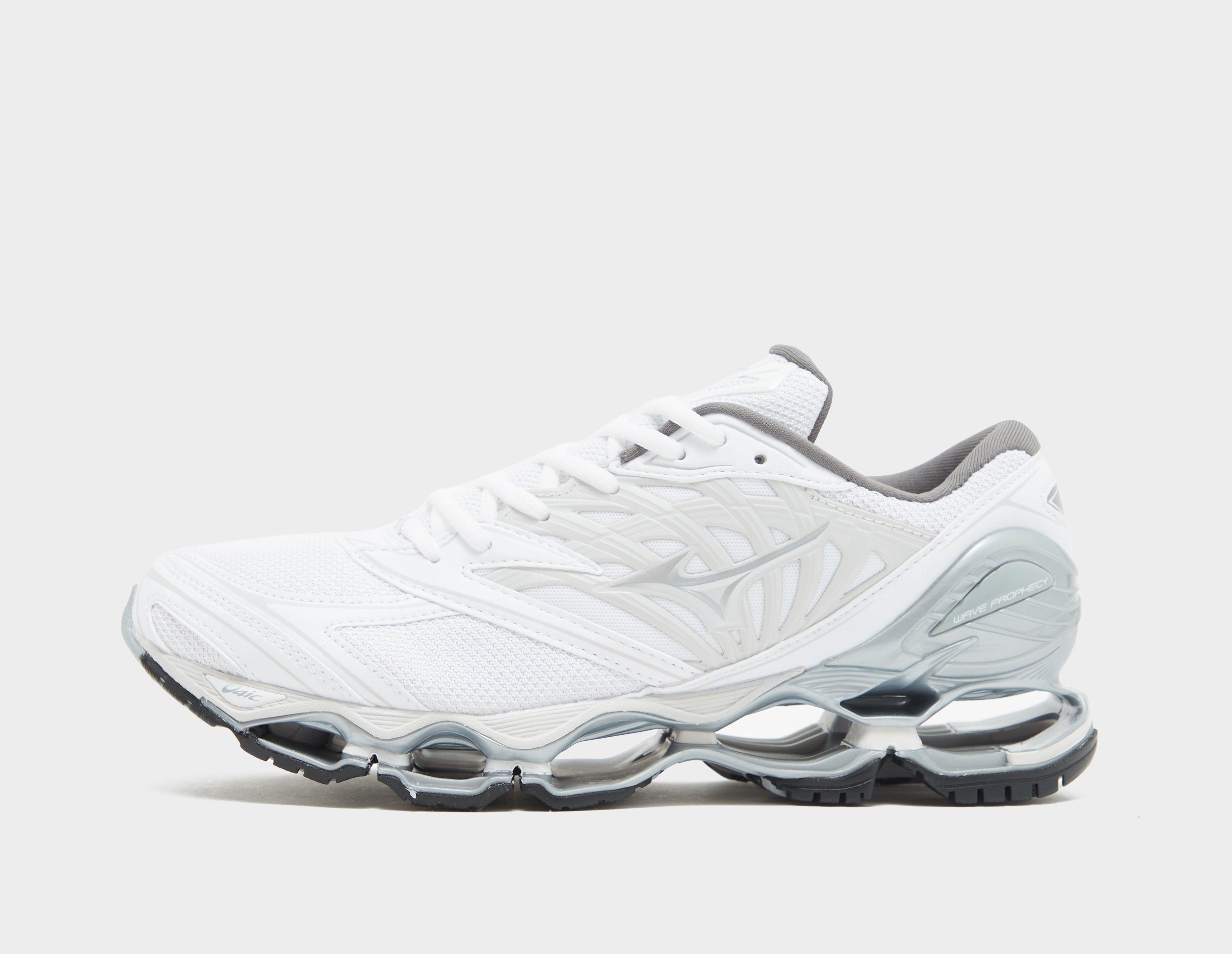 White Mizuno Wave Prophecy LS size