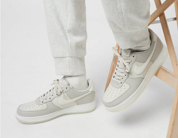 Nike Air Force 1 '07 LV8 Homme