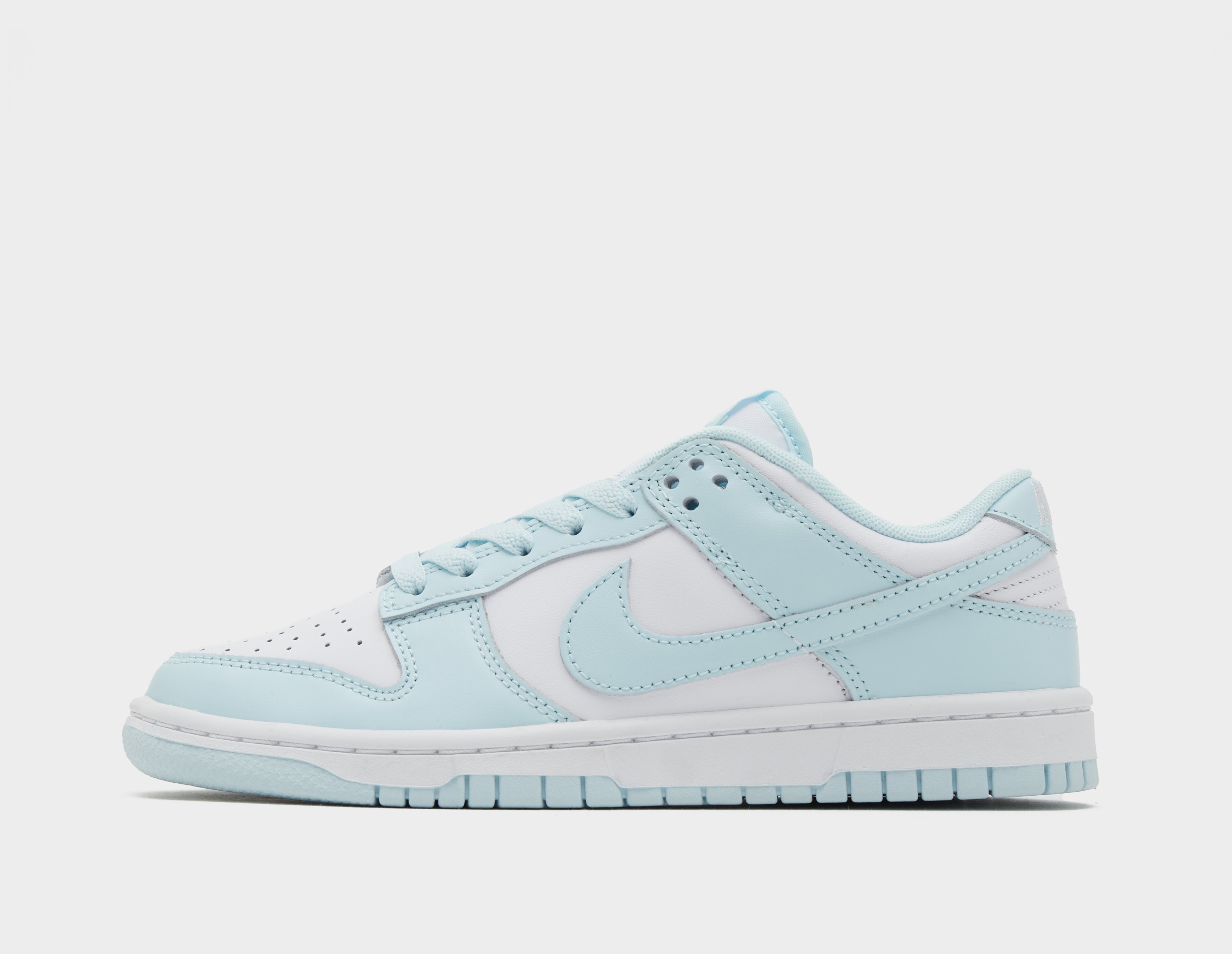 Nike woman dunks best sale