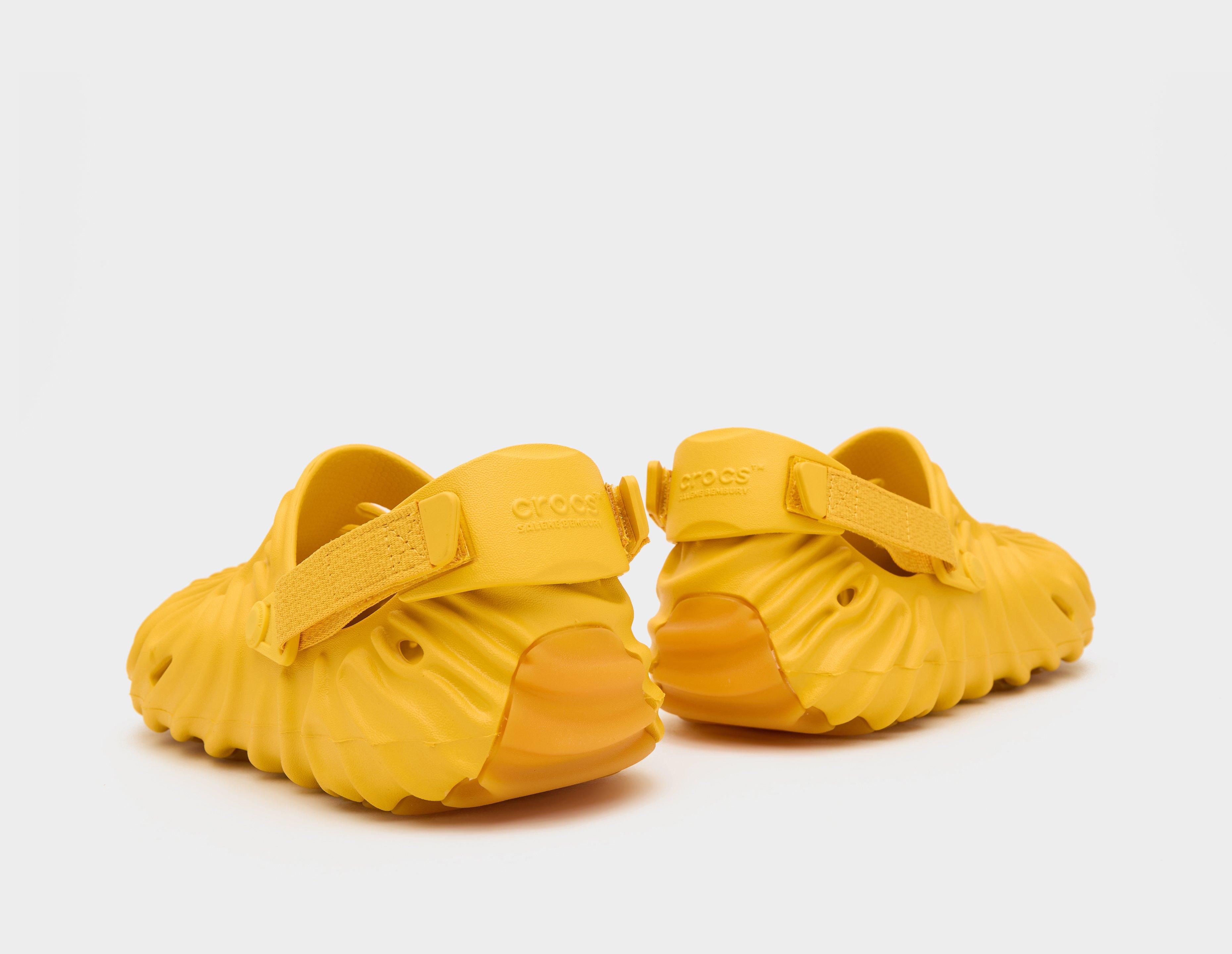 Yellow deals winter crocs