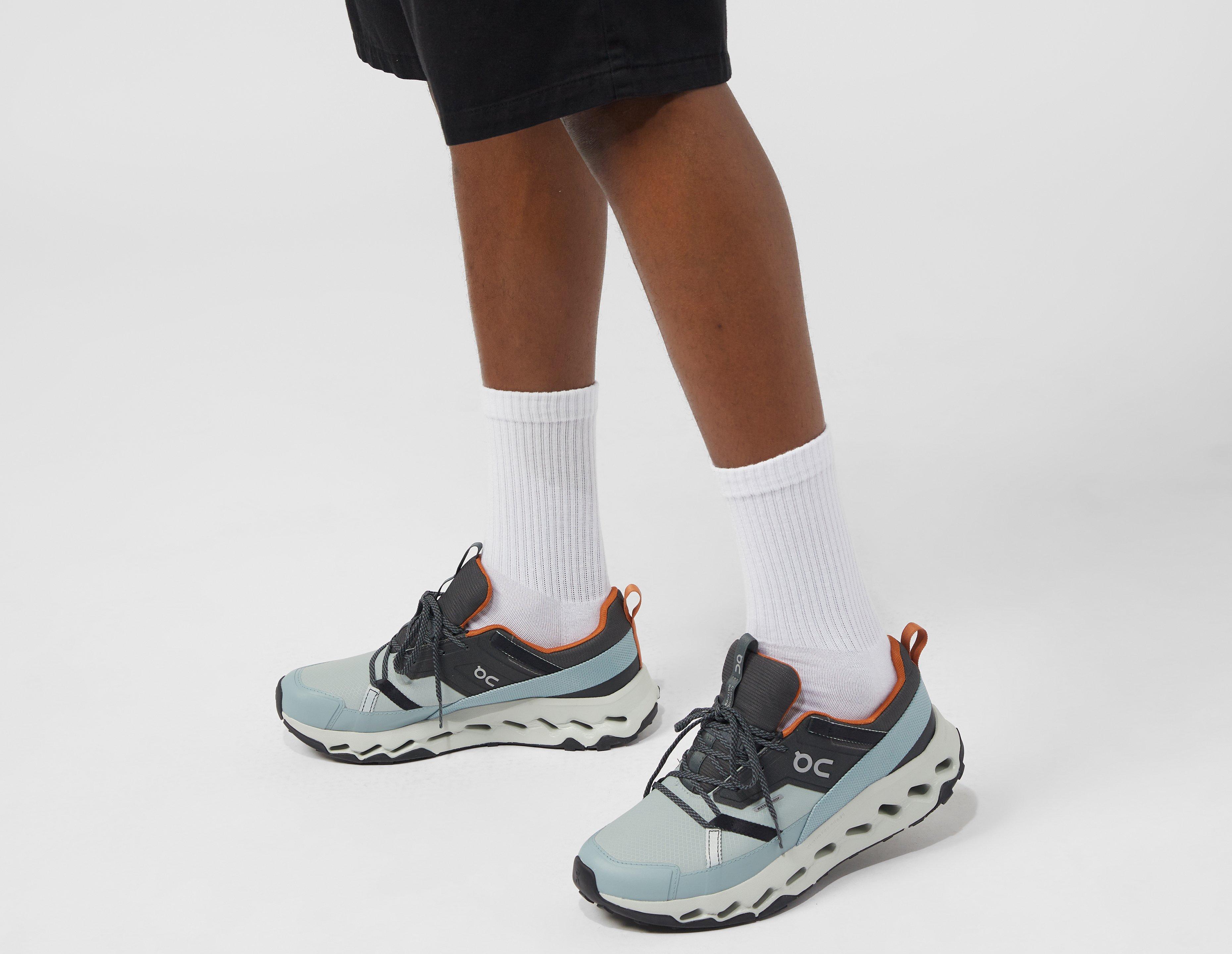 The sneaker comes in a beautifully crafted box | Blue On Running