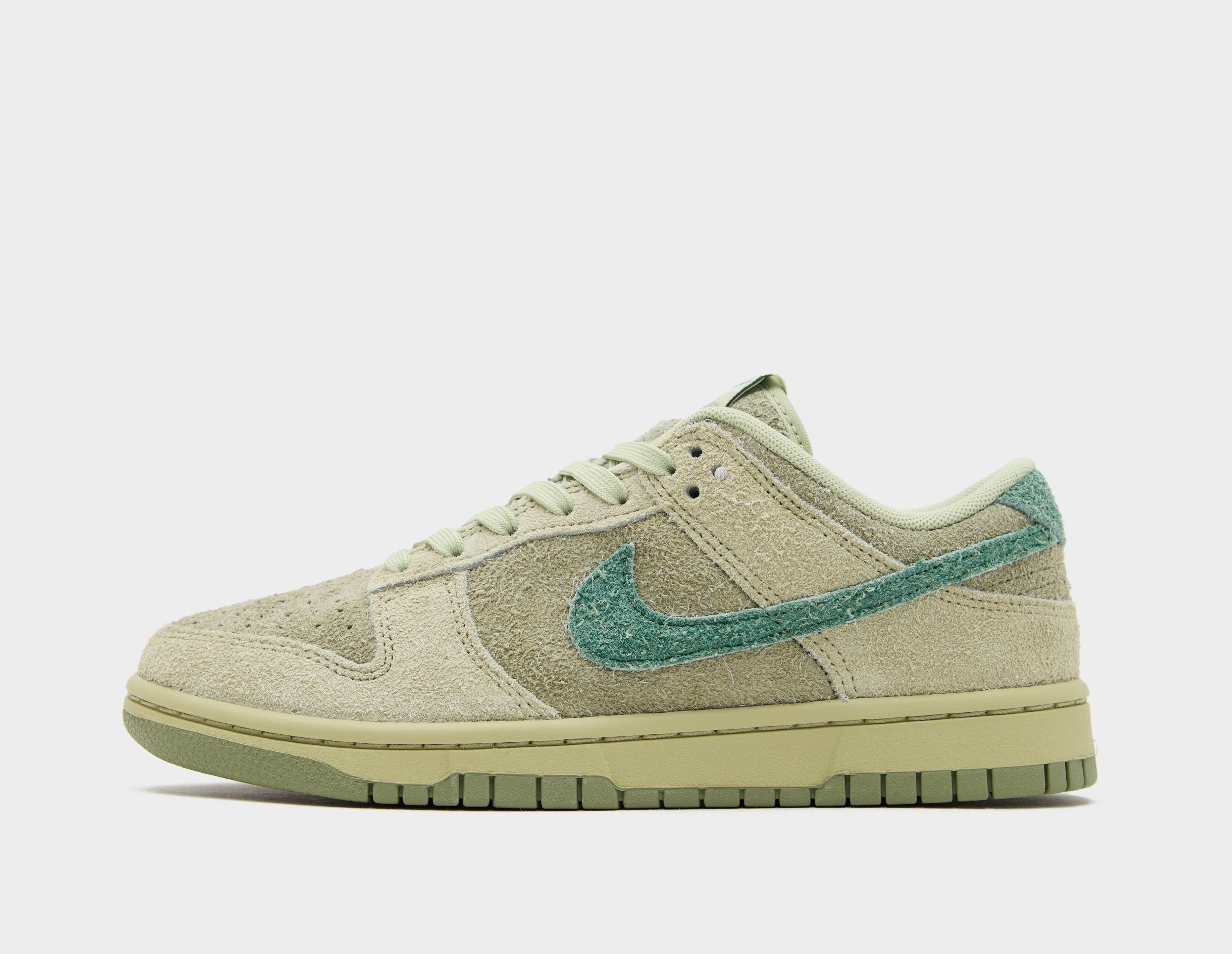 Nike woman green best sale