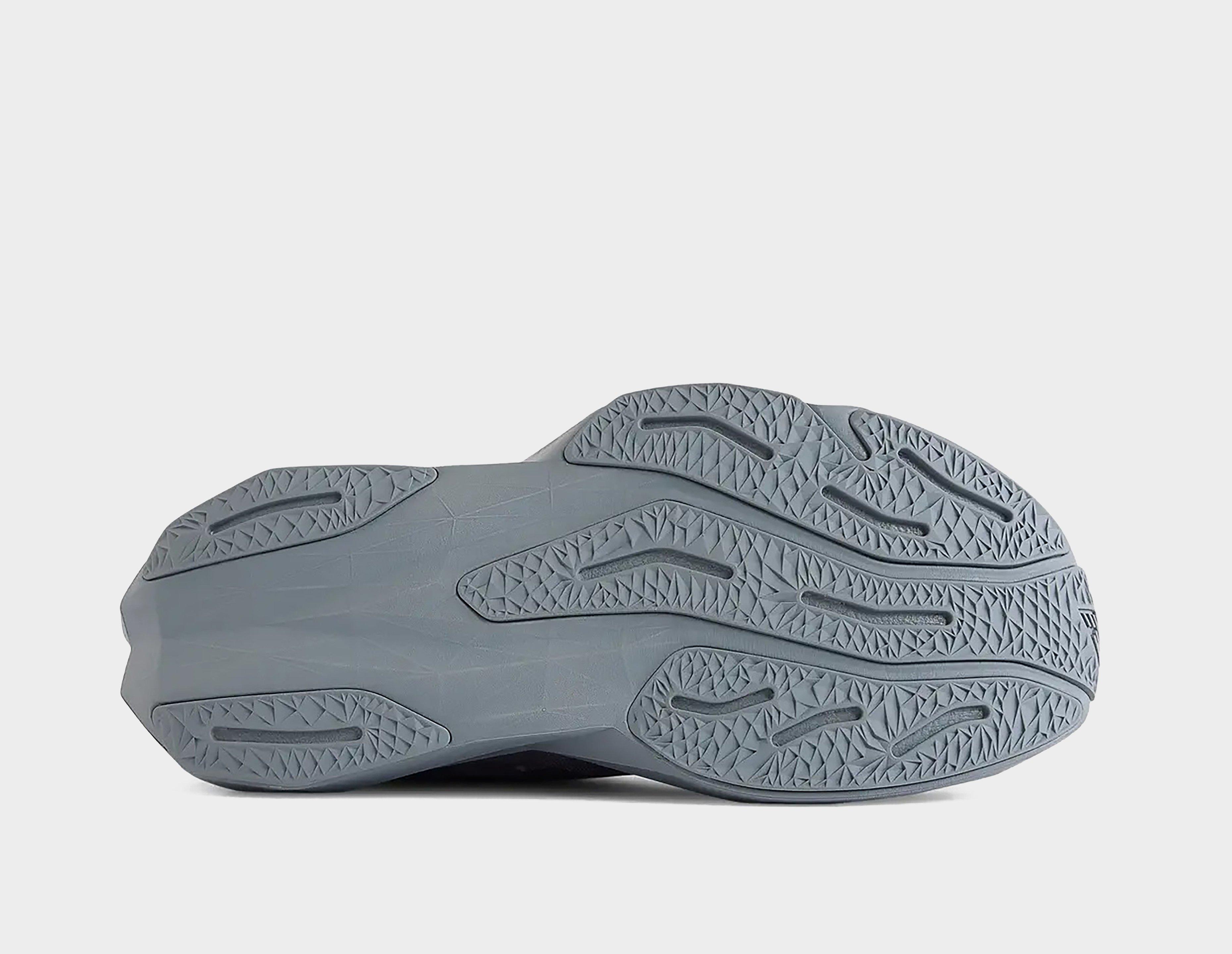 New Balance FuelCell Rebel