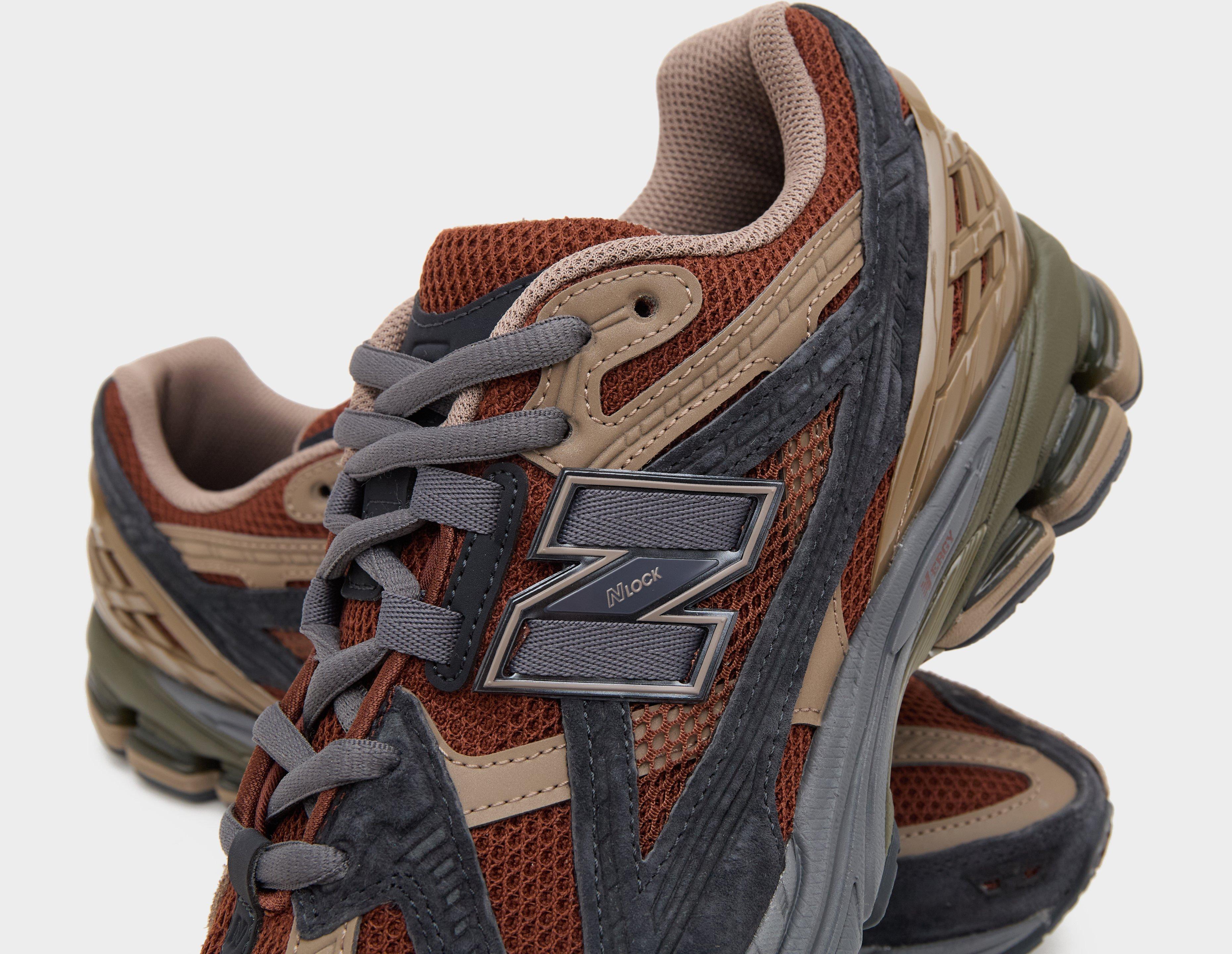 新発売 Almmanufacturing? | new balance 574 white grey | Brown New 武具