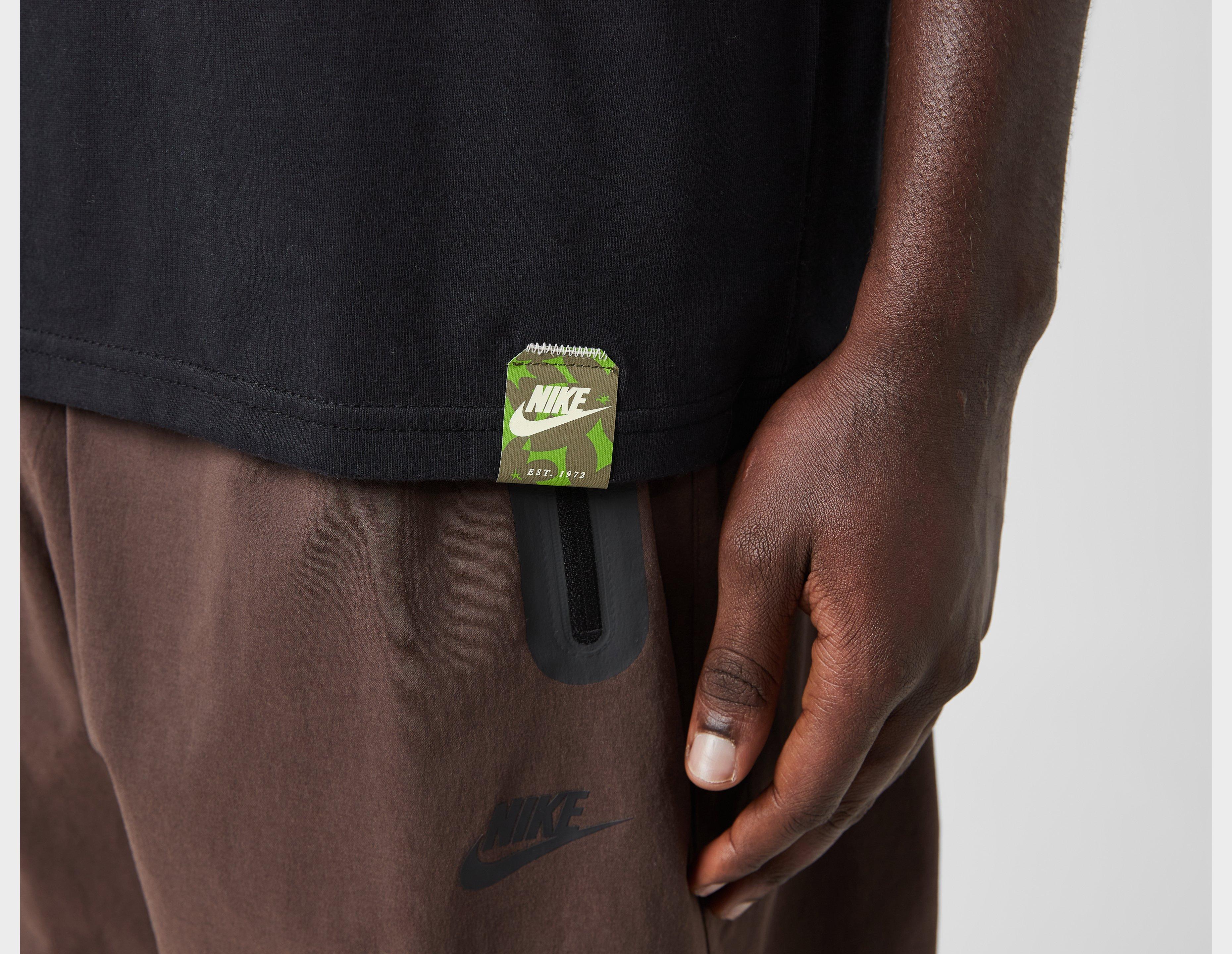 Nike Croissant Swoosh T-Shirt