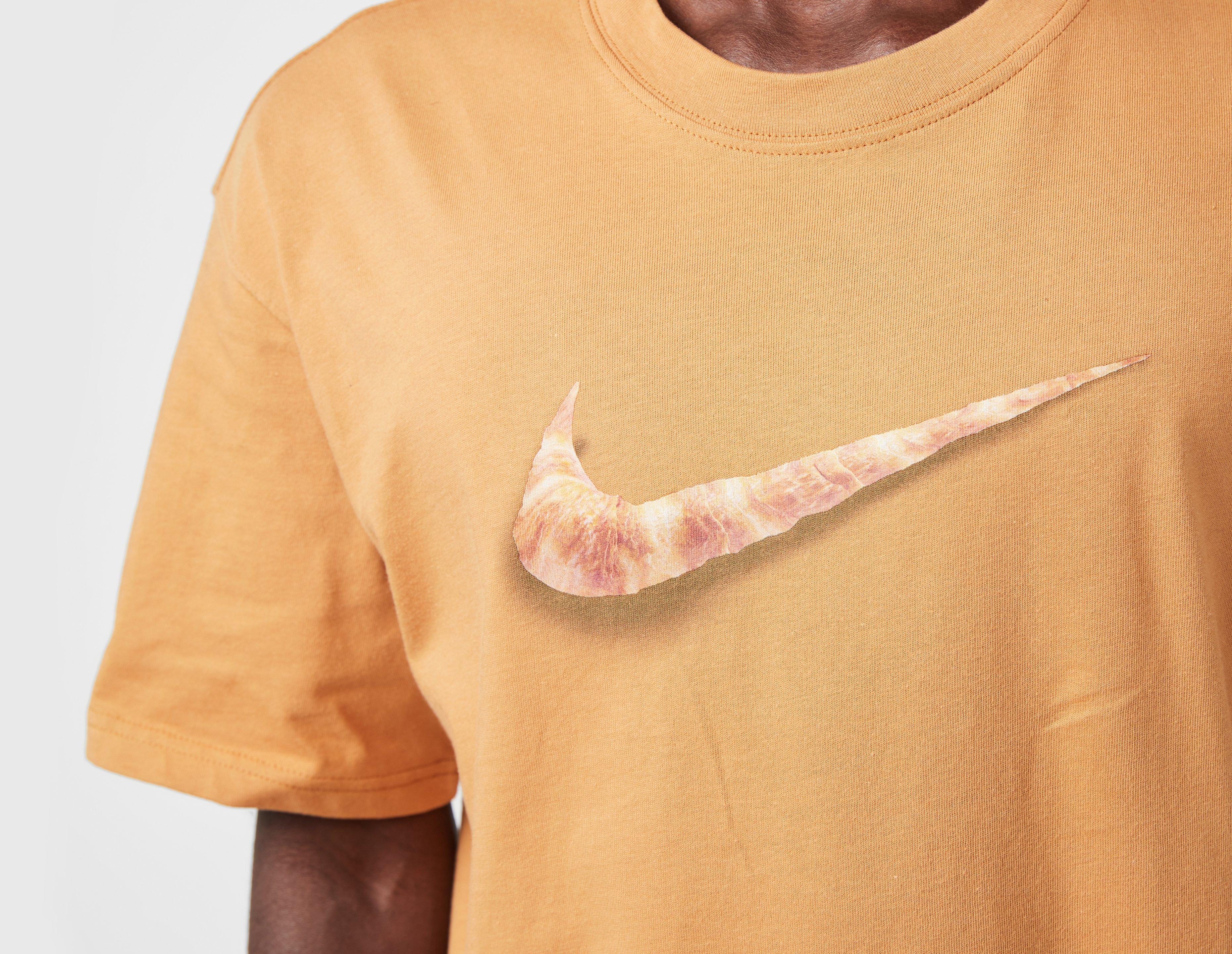 Nike Croissant Swoosh T-Shirt