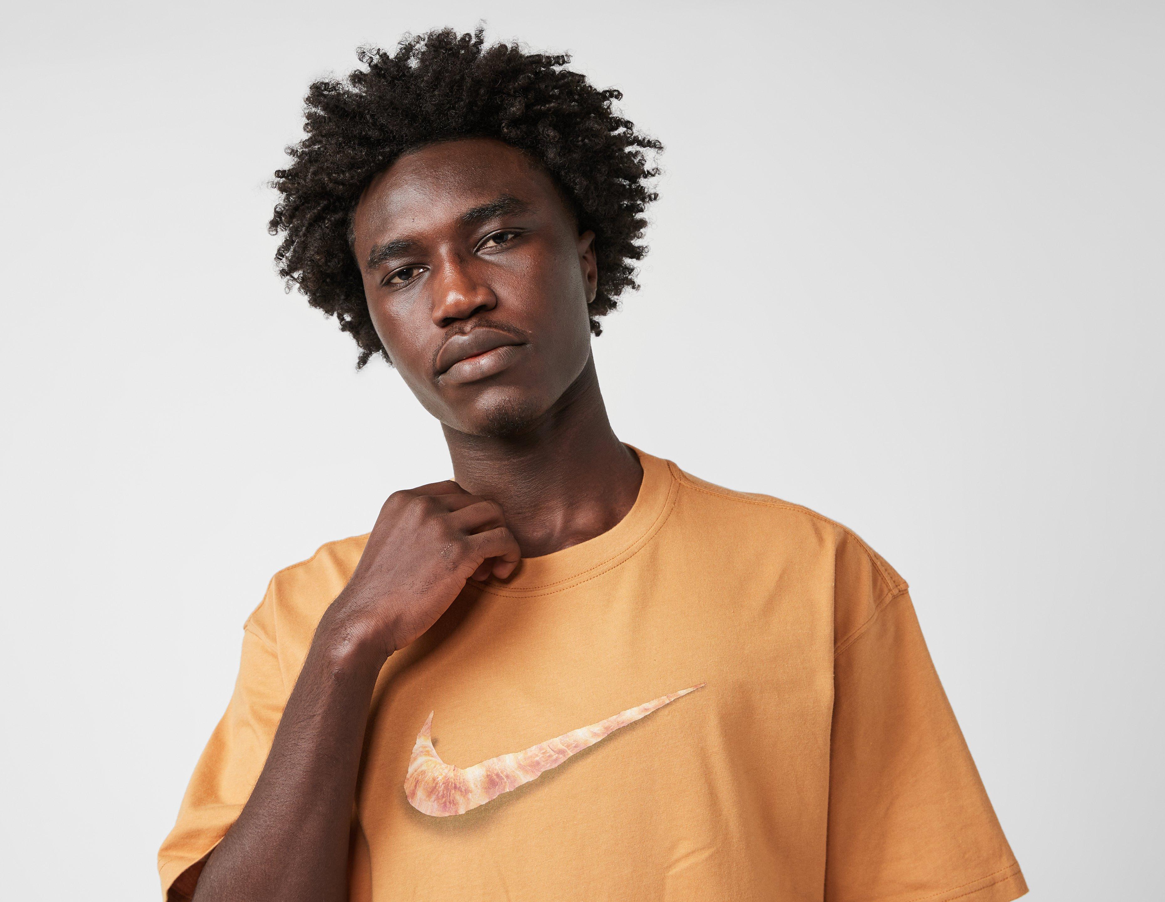 Nike Croissant Swoosh T-Shirt