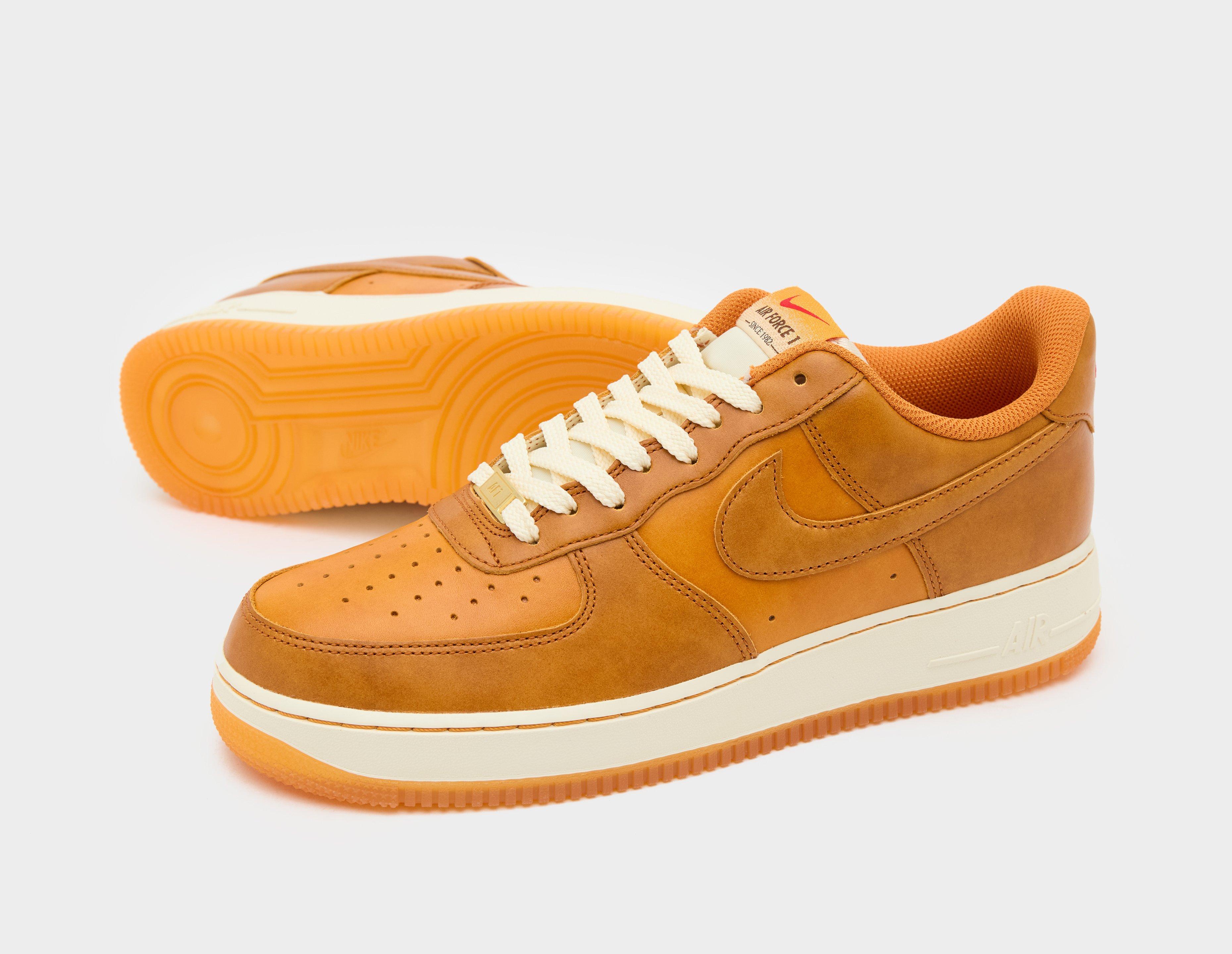 Nike Air Force 1 LV8