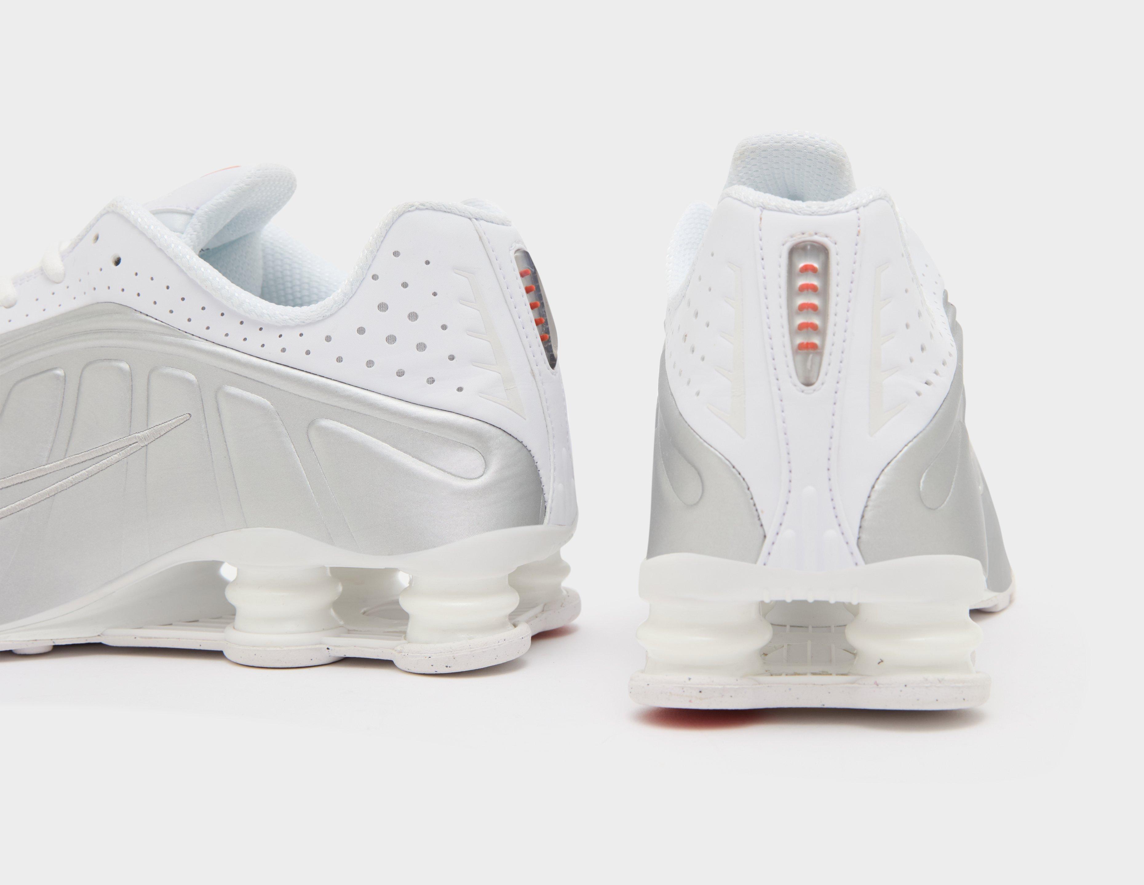 Nike Shox R4
