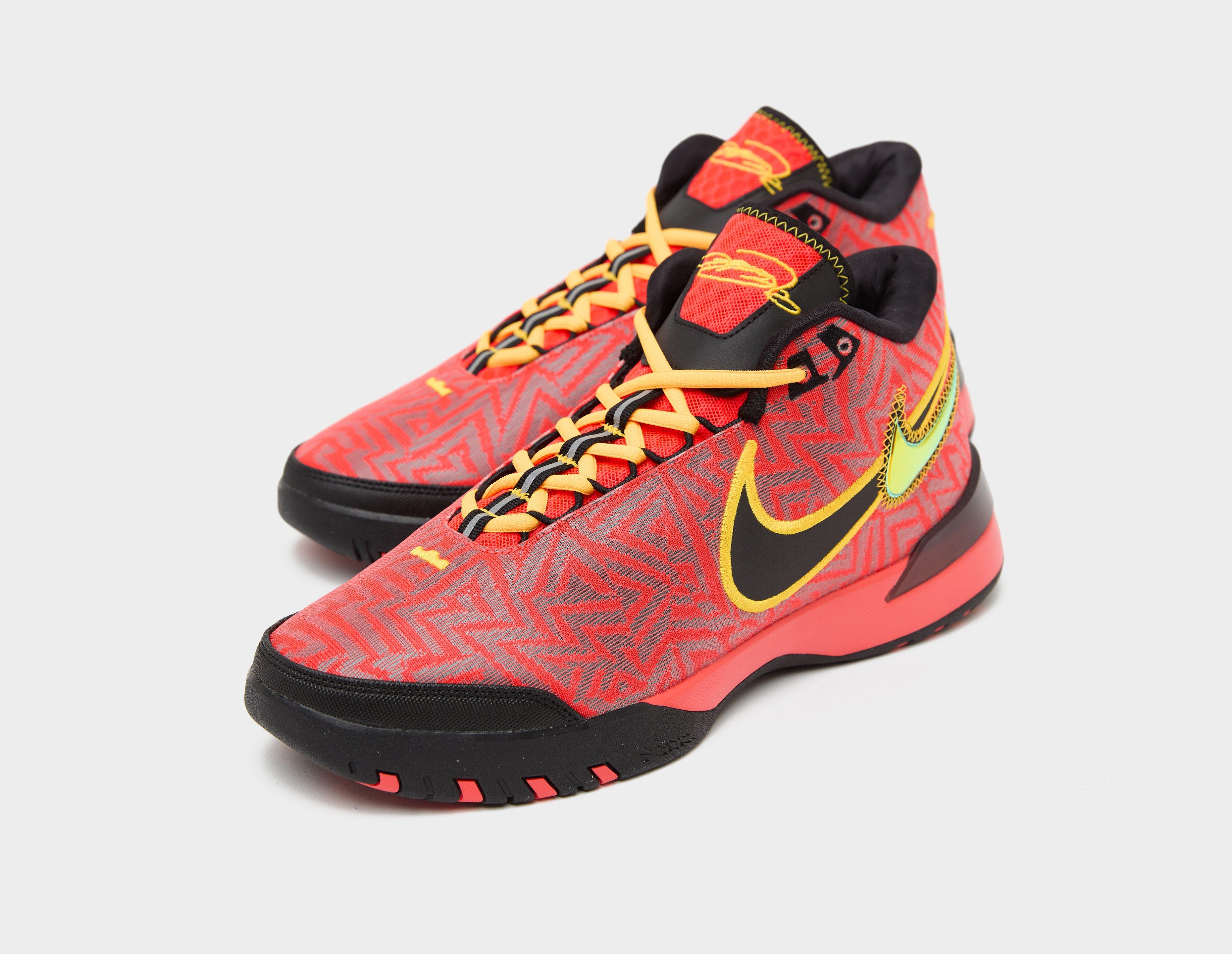 Nike LeBron NXXt Genisus