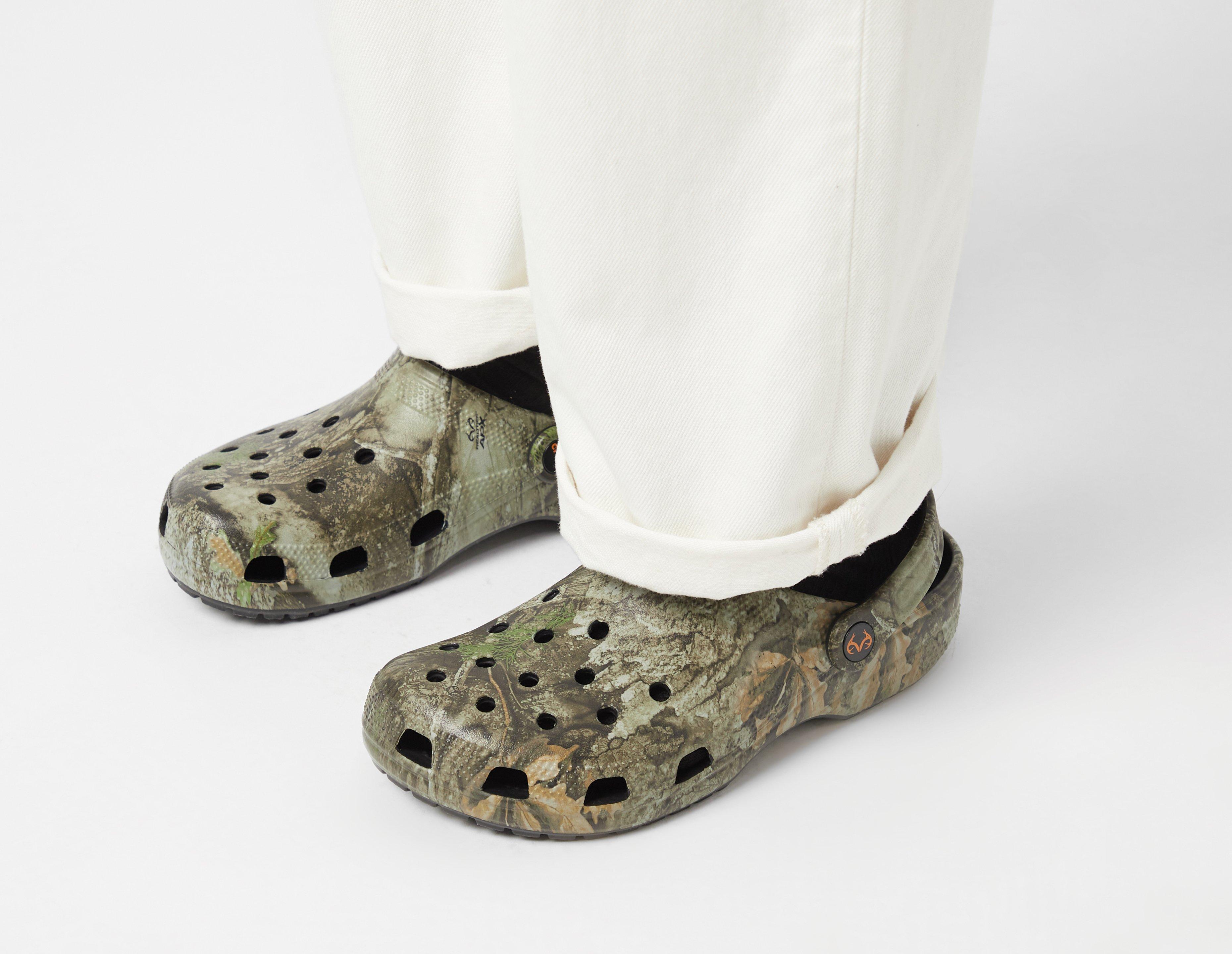 Crocs x Realtree APX Classic Clogs Women's