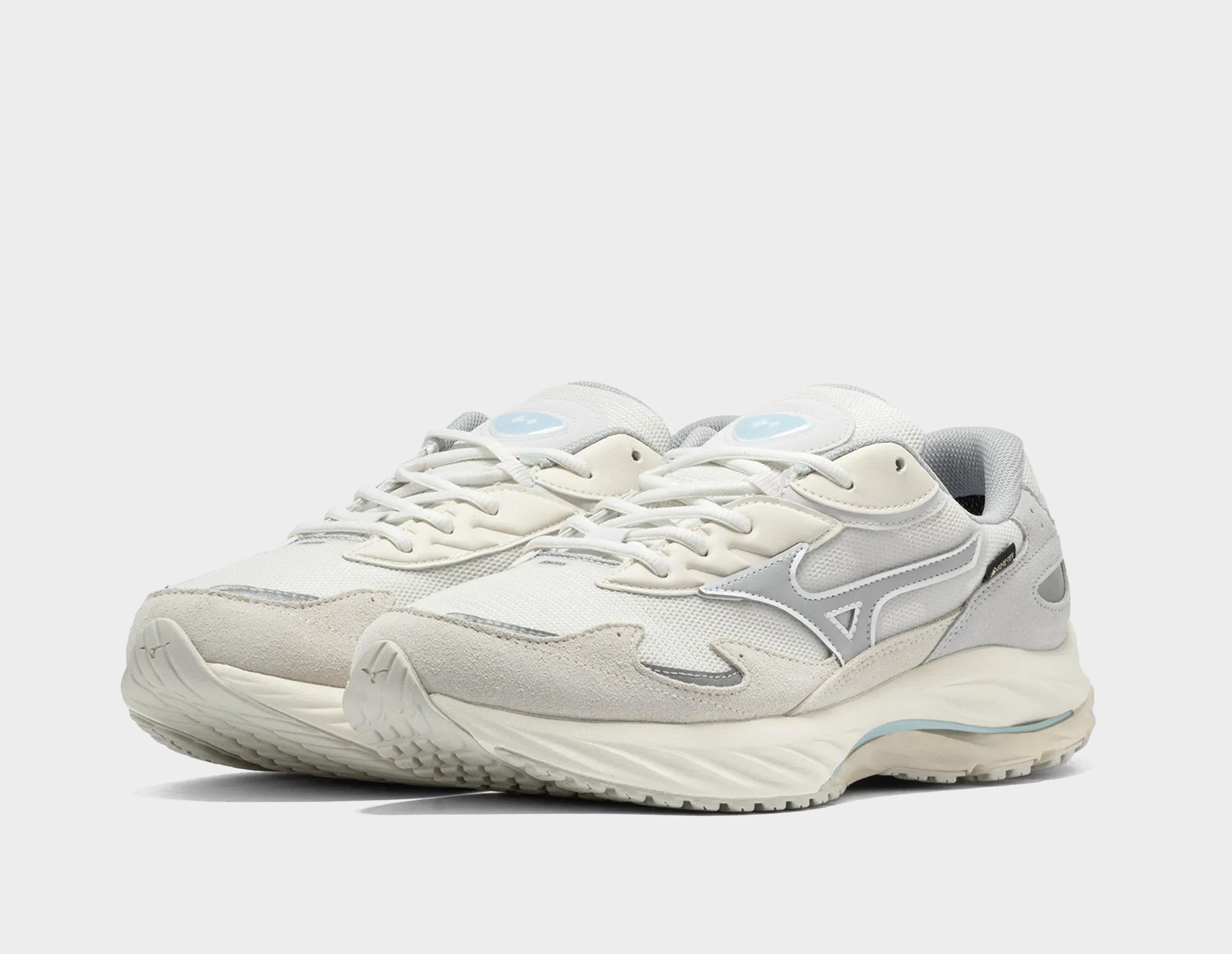 Mizuno x BSTN Wave Rider Beta GORE-TEX