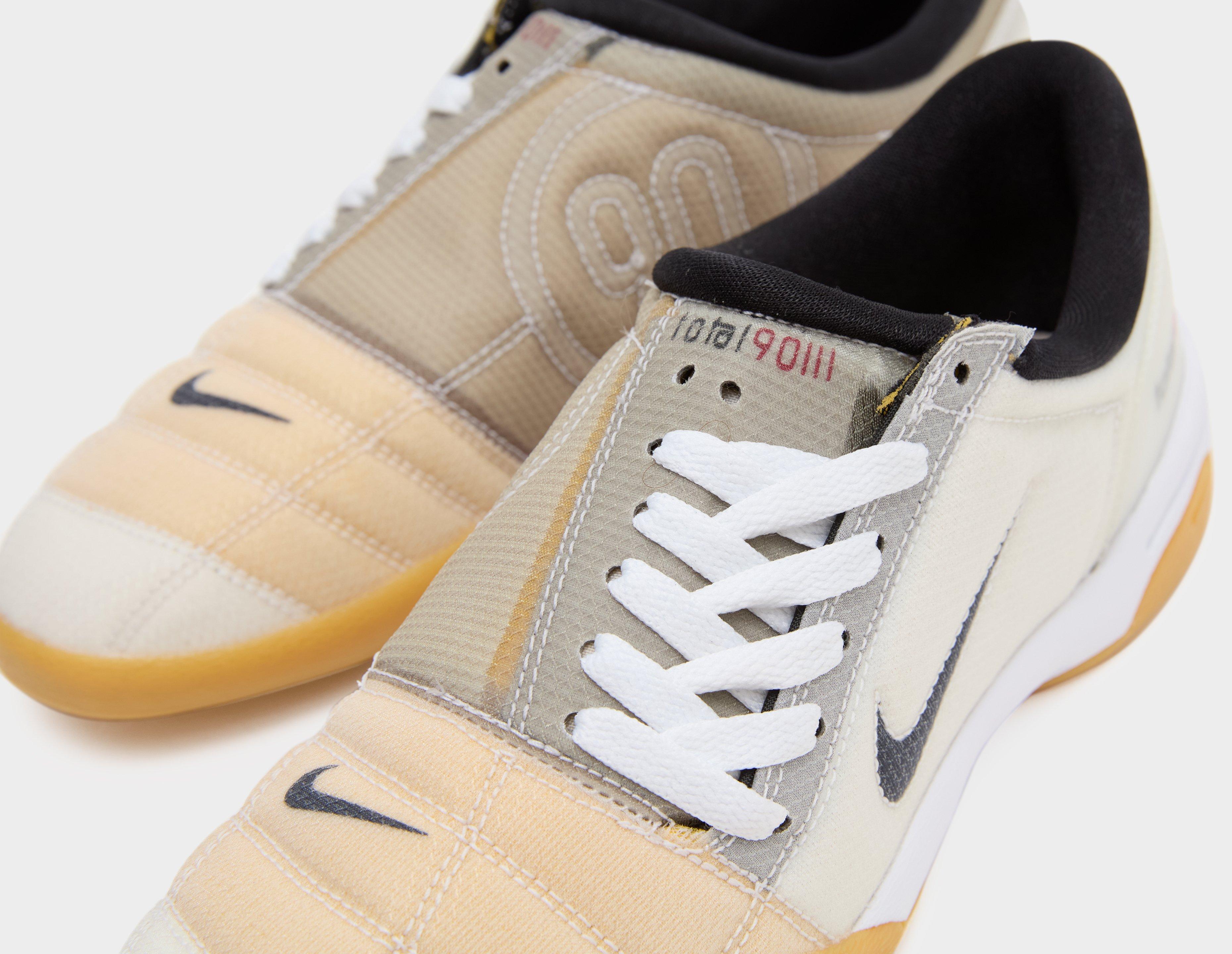 Nike Total 90 Women's