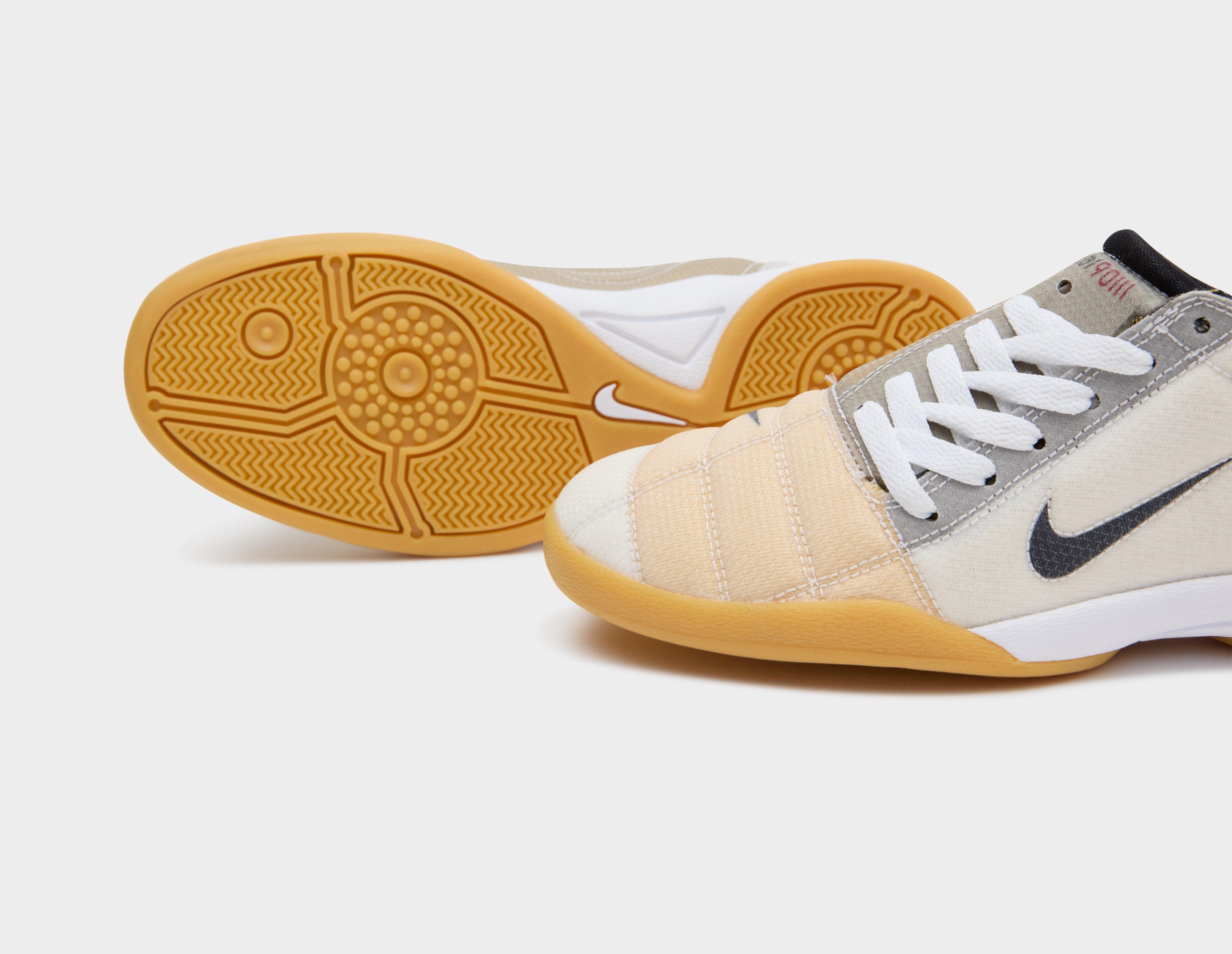 Nike Total 90 Women's