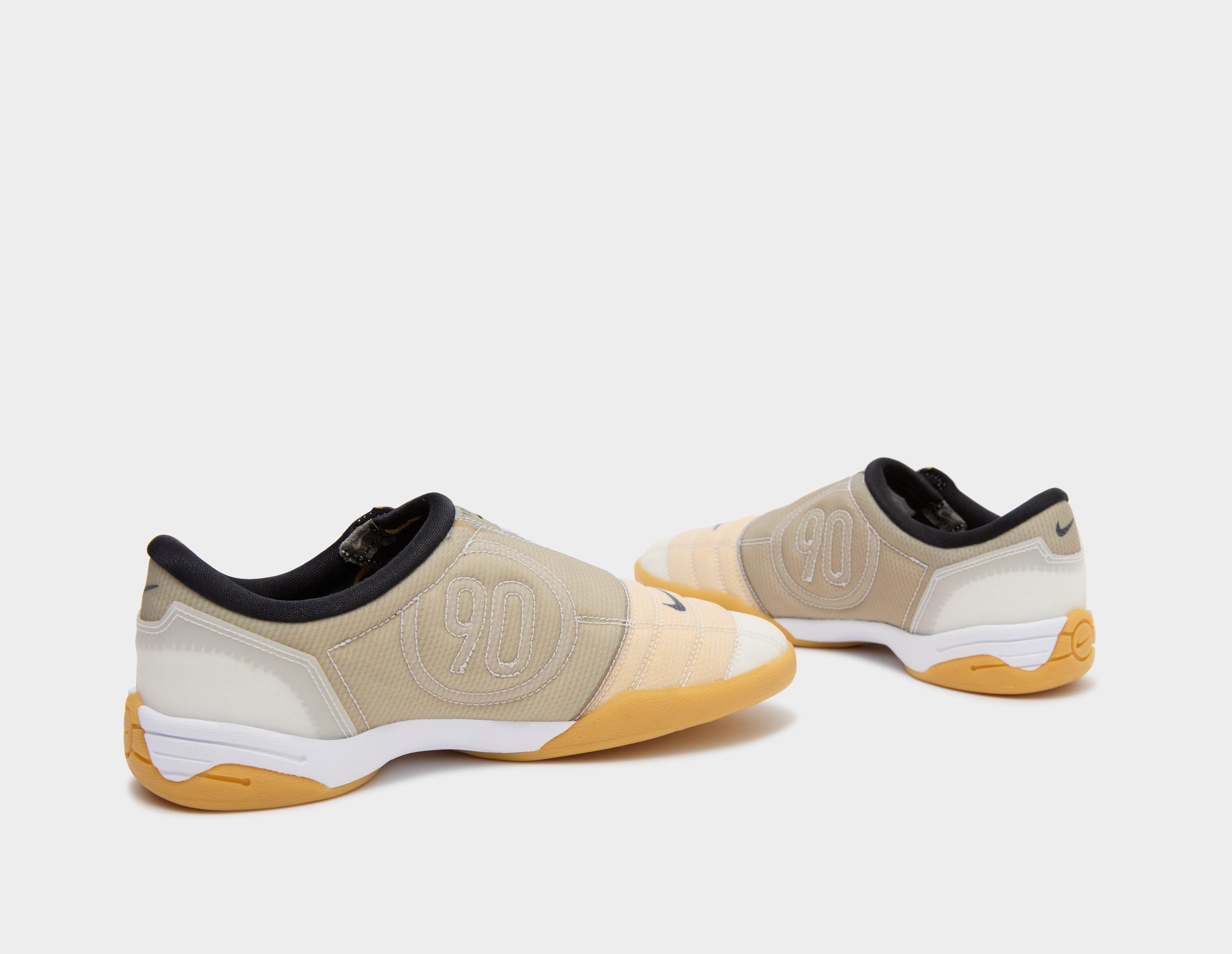 Nike Total 90 Women's