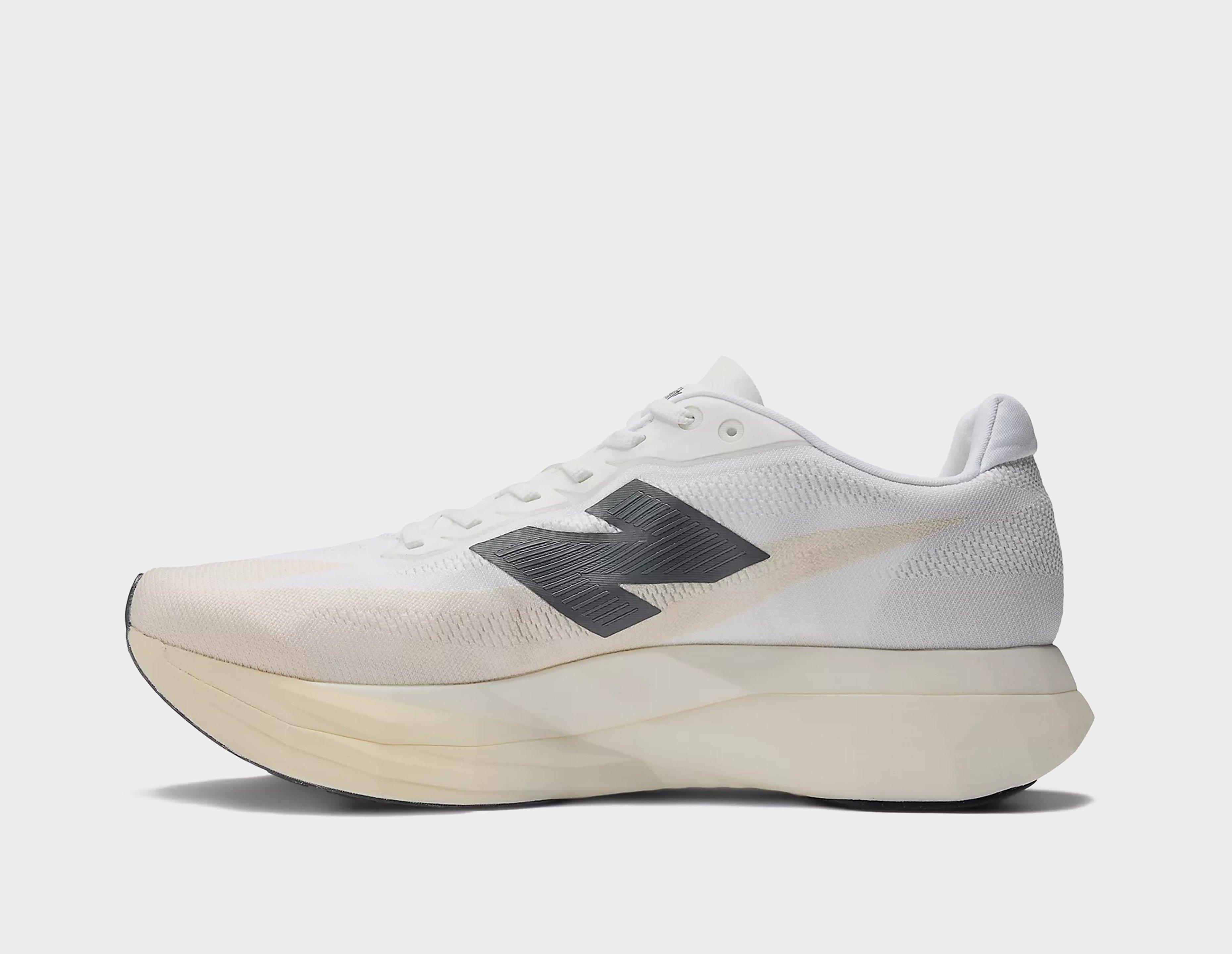 New Balance FuelCell SuperComp Elite v5